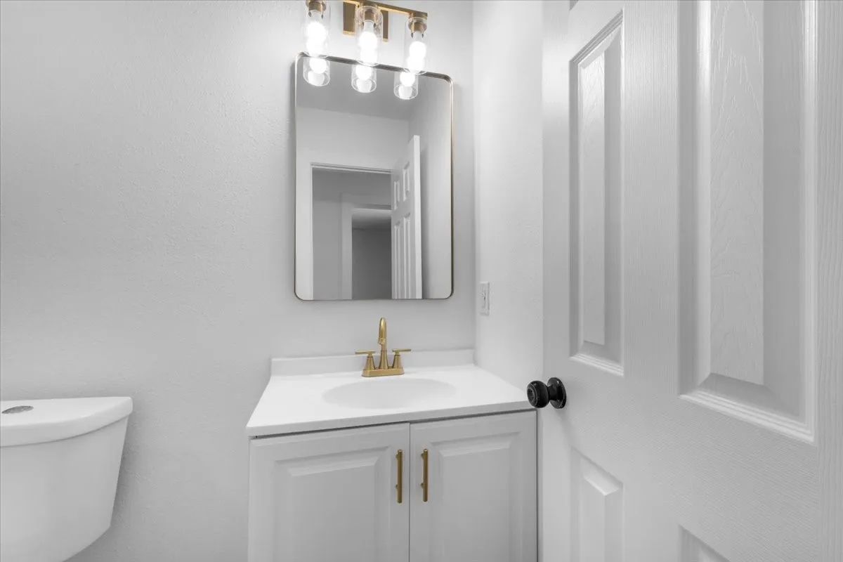 Single Family Residence For Sale in Tarrant County , 1312 Lindsey Street, Fort Worth, Texas 76105, 3 Bedroom, 2 Bathroom, Garage spaces, 1,176 Sqft, built in 1950, mls#21338520, Real Estate Agent in Fort Worth, Homes For Sale in Tarrant county, Homes For Sale in Fort Worth, Realtor in Fort Worth Texas, Real Estate Brokerage Independent Realty Texas, Luminita Cordes Realtor