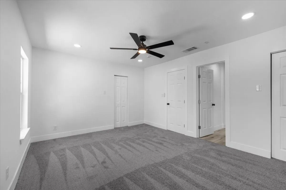 Single Family Residence For Sale in Tarrant County , 1312 Lindsey Street, Fort Worth, Texas 76105, 3 Bedroom, 2 Bathroom, Garage spaces, 1,176 Sqft, built in 1950, mls#21338520, Real Estate Agent in Fort Worth, Homes For Sale in Tarrant county, Homes For Sale in Fort Worth, Realtor in Fort Worth Texas, Real Estate Brokerage Independent Realty Texas, Luminita Cordes Realtor