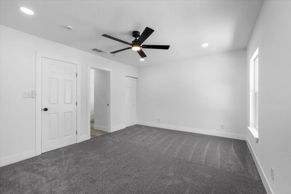 Single Family Residence For Sale in Tarrant County , 1312 Lindsey Street, Fort Worth, Texas 76105, 3 Bedroom, 2 Bathroom, Garage spaces, 1,176 Sqft, built in 1950, mls#21338520, Real Estate Agent in Fort Worth, Homes For Sale in Tarrant county, Homes For Sale in Fort Worth, Realtor in Fort Worth Texas, Real Estate Brokerage Independent Realty Texas, Luminita Cordes Realtor