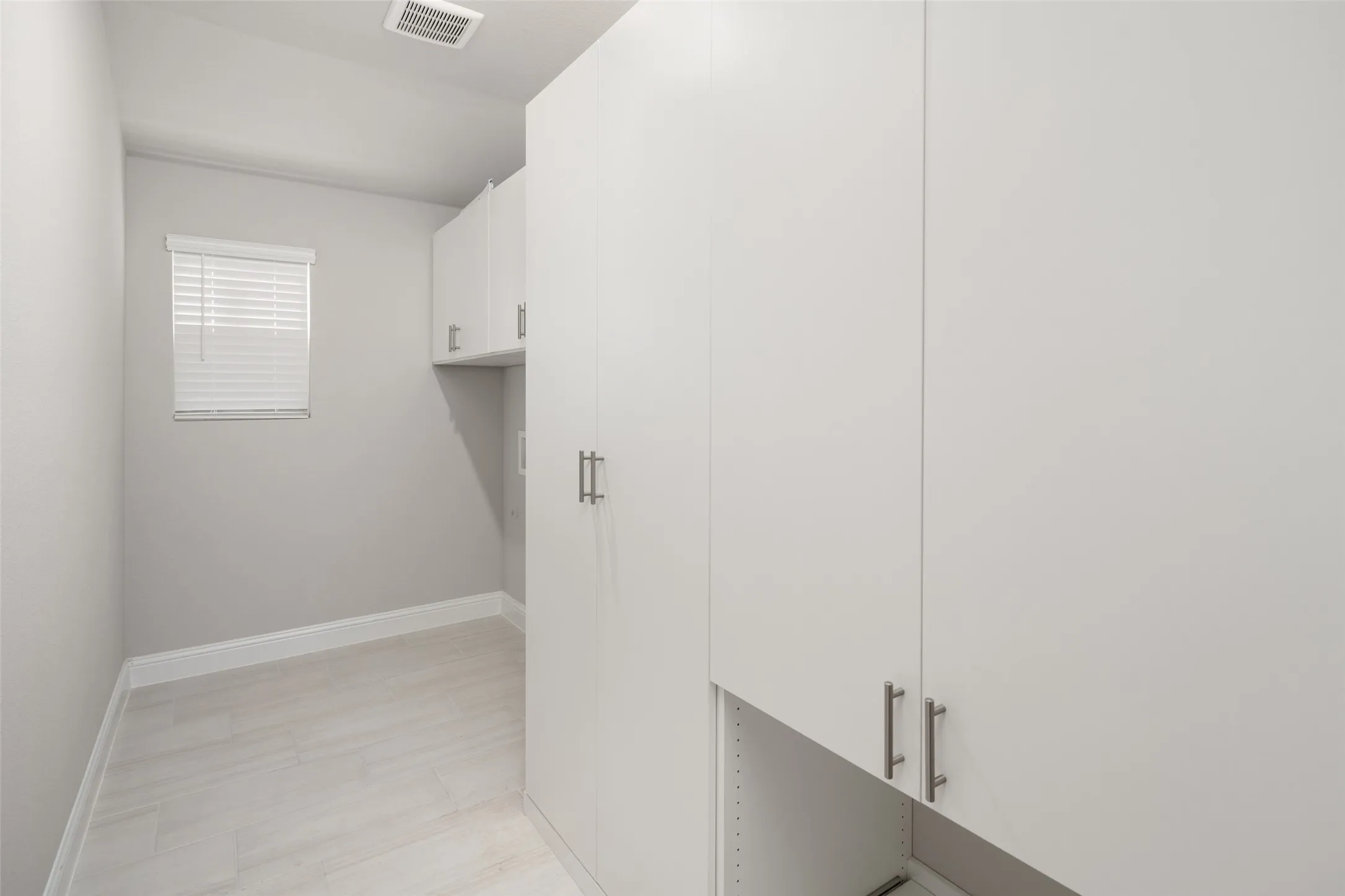 Custom Storage-Closets By Design