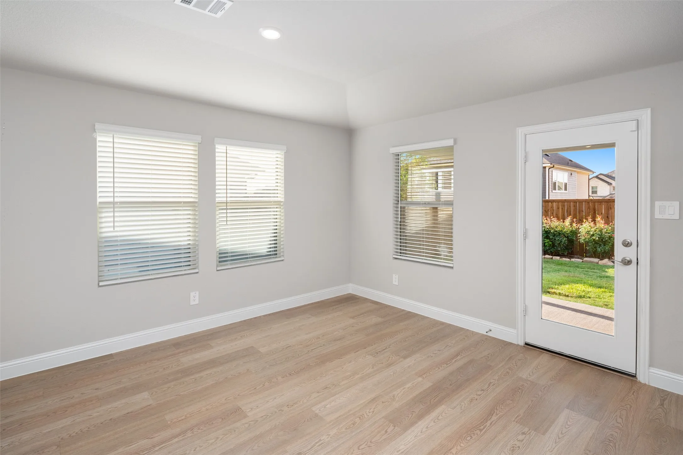 Single Family Residence For Sale in Collin County , 1113 Gardendale Hollow Lane, Anna, Texas 75409, 4 Bedroom, 3 Bathroom, 2 Garage spaces, 2,057 Sqft, built in 2024, mls#21339184, Real Estate Agent in Anna, Homes For Sale in Collin county, Homes For Sale in Anna, Realtor in Anna Texas, Real Estate Brokerage Independent Realty Texas, Luminita Cordes Realtor