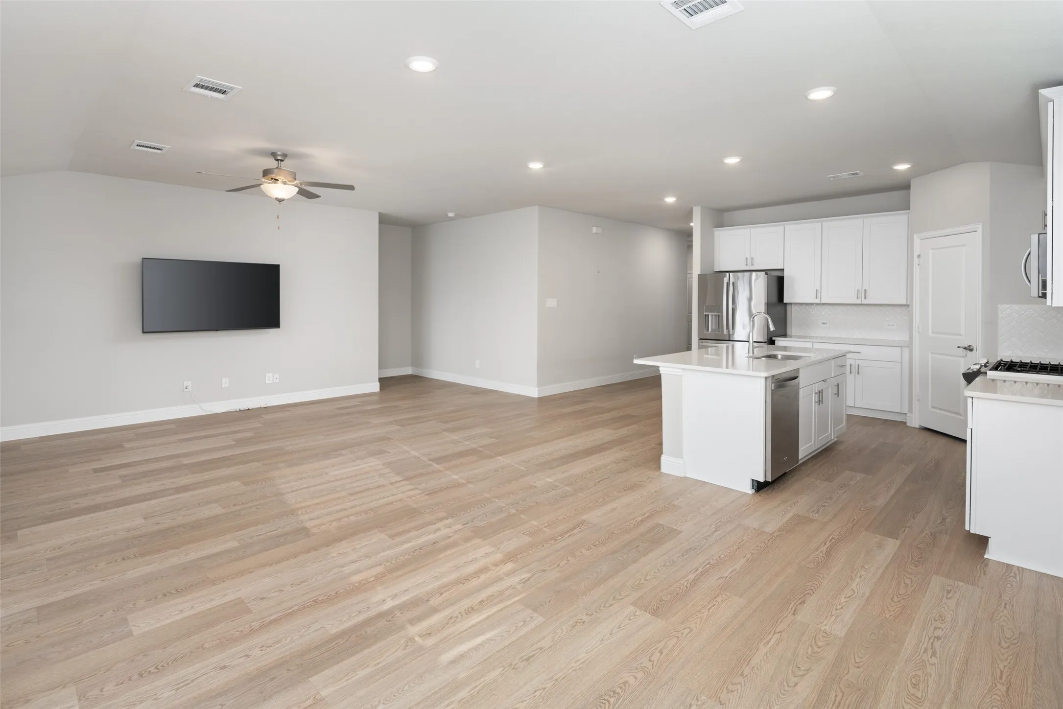 Single Family Residence For Sale in Collin County , 1113 Gardendale Hollow Lane, Anna, Texas 75409, 4 Bedroom, 3 Bathroom, 2 Garage spaces, 2,057 Sqft, built in 2024, mls#21339184, Real Estate Agent in Anna, Homes For Sale in Collin county, Homes For Sale in Anna, Realtor in Anna Texas, Real Estate Brokerage Independent Realty Texas, Luminita Cordes Realtor