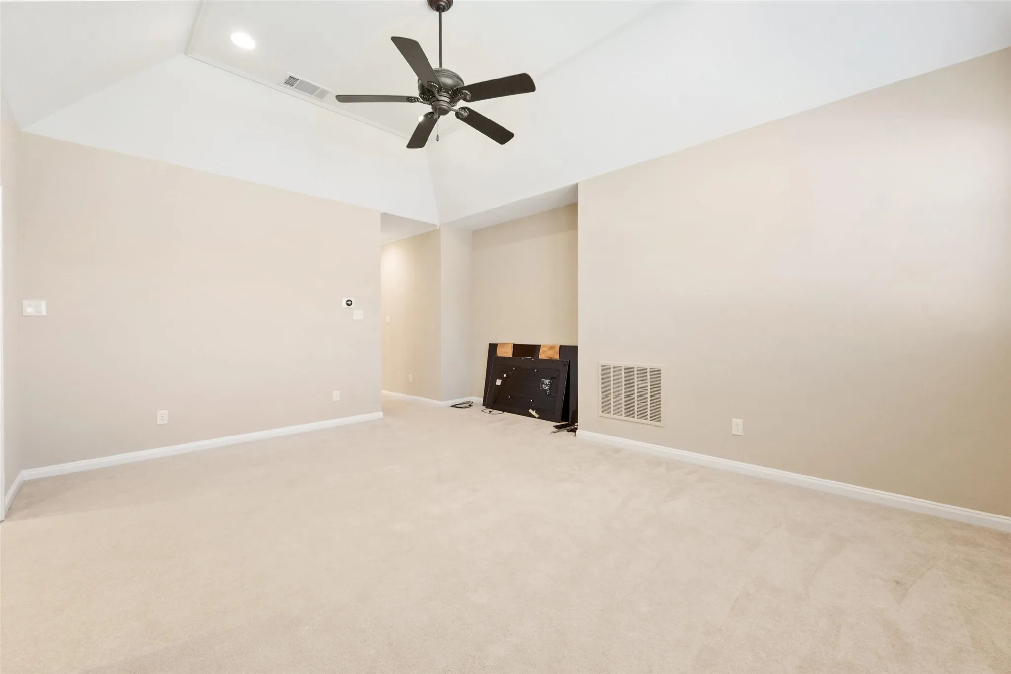 Single Family Residence For Sale in Tarrant County , 2808 Country Club Road, Pantego, Texas 76013, 3 Bedroom, 4 Bathroom, 3 Garage spaces, 3,170 Sqft, built in 2007, mls#21338959, Real Estate Agent in Pantego, Homes For Sale in Tarrant county, Homes For Sale in Pantego, Realtor in Pantego Texas, Real Estate Brokerage Independent Realty Texas, Luminita Cordes Realtor