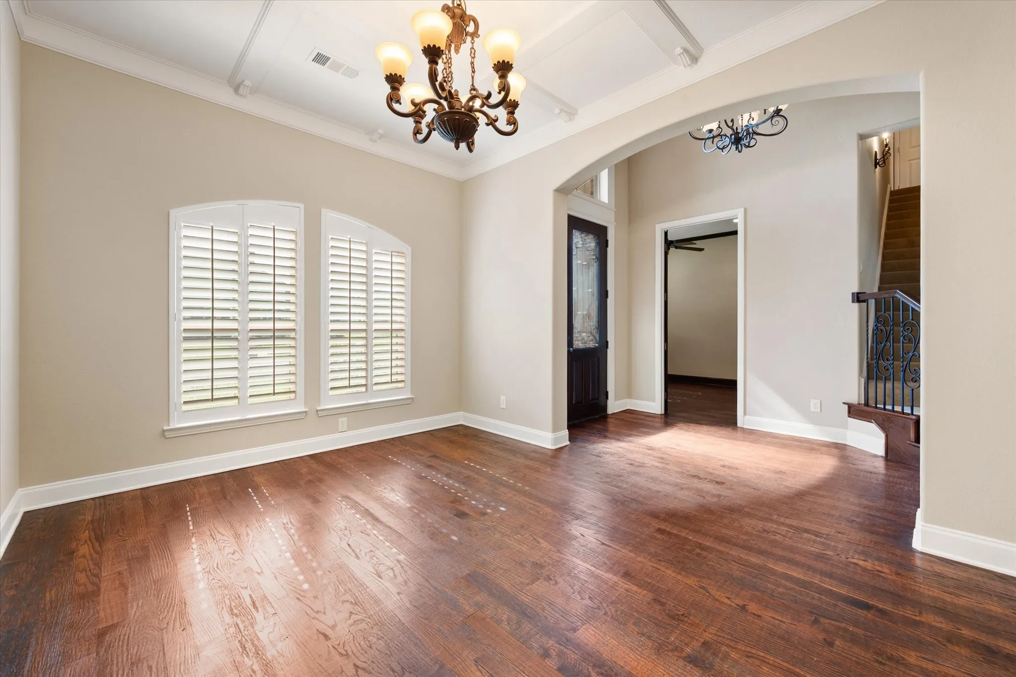 Single Family Residence For Sale in Tarrant County , 2808 Country Club Road, Pantego, Texas 76013, 3 Bedroom, 4 Bathroom, 3 Garage spaces, 3,170 Sqft, built in 2007, mls#21338959, Real Estate Agent in Pantego, Homes For Sale in Tarrant county, Homes For Sale in Pantego, Realtor in Pantego Texas, Real Estate Brokerage Independent Realty Texas, Luminita Cordes Realtor