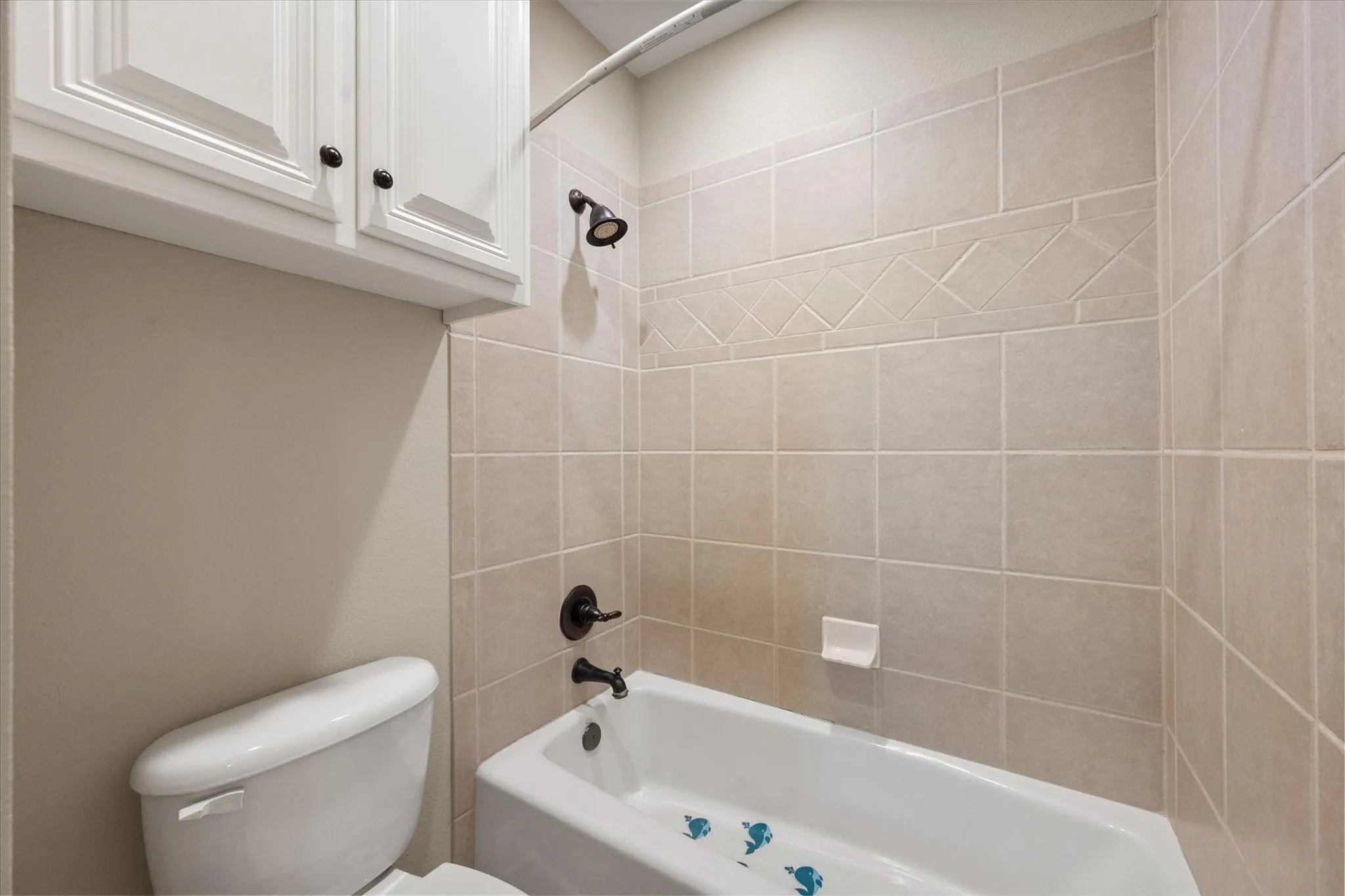 Single Family Residence For Sale in Tarrant County , 2808 Country Club Road, Pantego, Texas 76013, 3 Bedroom, 4 Bathroom, 3 Garage spaces, 3,170 Sqft, built in 2007, mls#21338959, Real Estate Agent in Pantego, Homes For Sale in Tarrant county, Homes For Sale in Pantego, Realtor in Pantego Texas, Real Estate Brokerage Independent Realty Texas, Luminita Cordes Realtor