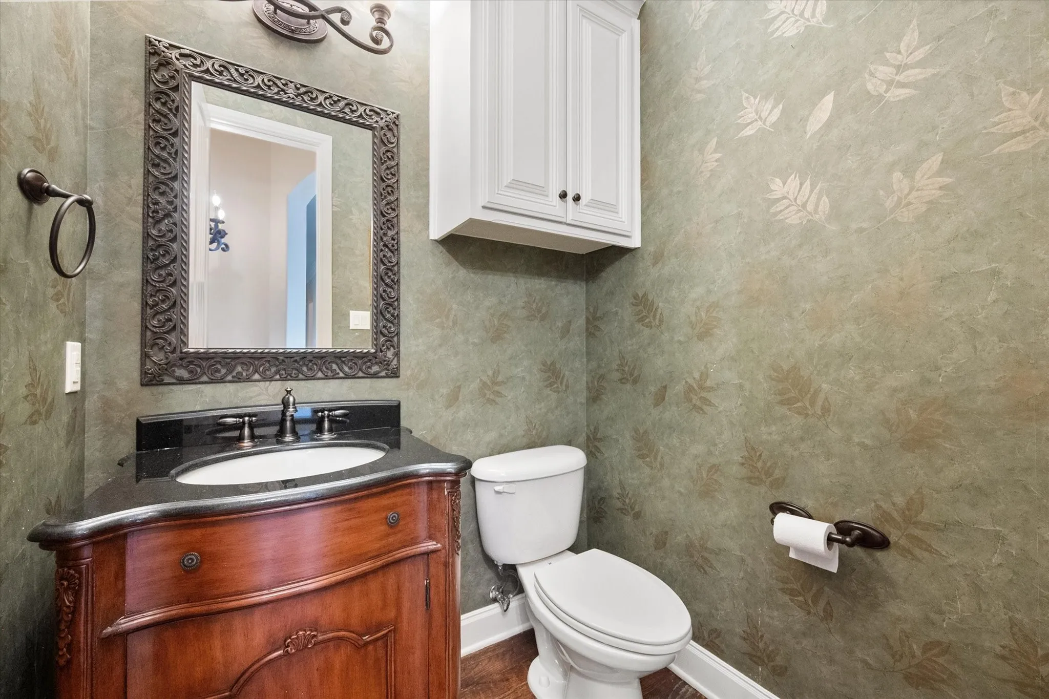 Single Family Residence For Sale in Tarrant County , 2808 Country Club Road, Pantego, Texas 76013, 3 Bedroom, 4 Bathroom, 3 Garage spaces, 3,170 Sqft, built in 2007, mls#21338959, Real Estate Agent in Pantego, Homes For Sale in Tarrant county, Homes For Sale in Pantego, Realtor in Pantego Texas, Real Estate Brokerage Independent Realty Texas, Luminita Cordes Realtor