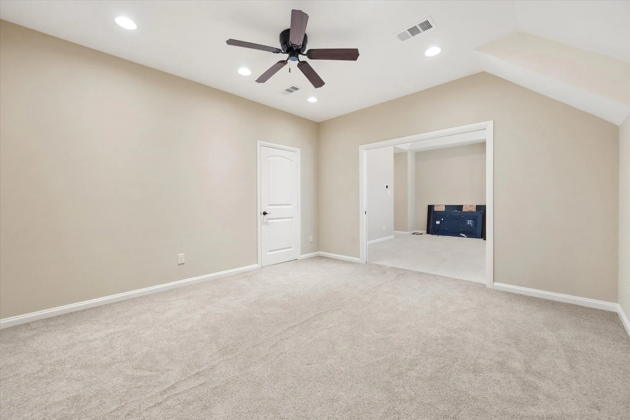 Single Family Residence For Sale in Tarrant County , 2808 Country Club Road, Pantego, Texas 76013, 3 Bedroom, 4 Bathroom, 3 Garage spaces, 3,170 Sqft, built in 2007, mls#21338959, Real Estate Agent in Pantego, Homes For Sale in Tarrant county, Homes For Sale in Pantego, Realtor in Pantego Texas, Real Estate Brokerage Independent Realty Texas, Luminita Cordes Realtor