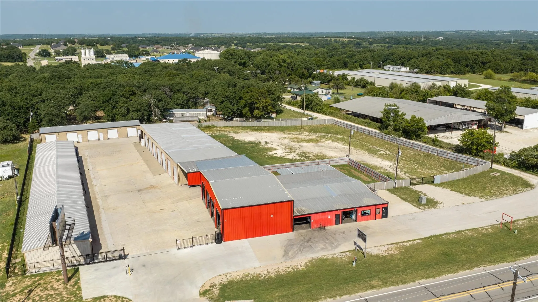 Industrial For Rent in Hood County , 5985 Fall Creek Highway, Granbury, Texas 76049, 0, 0, Garage spaces, 7,000 Sqft, built in 1977, Price $750, mls#21338753, Real Estate Agent in Granbury, Homes For Rent in Hood county, Homes For Rent in Granbury, Realtor in Granbury Texas, Real Estate Brokerage Independent Realty Texas, Luminita Cordes Realtor
