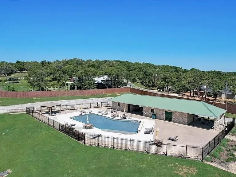 Single Family Residence For Sale in Wise County , 133 Sunset Bay Pointe Court, Chico, Texas 76431, 4 Bedroom, 4 Bathroom, 3 Garage spaces, 3,030 Sqft, built in 2020, mls#21339687, Real Estate Agent in Chico, Homes For Sale in Wise county, Homes For Sale in Chico, Realtor in Chico Texas, Real Estate Brokerage Independent Realty Texas, Luminita Cordes Realtor