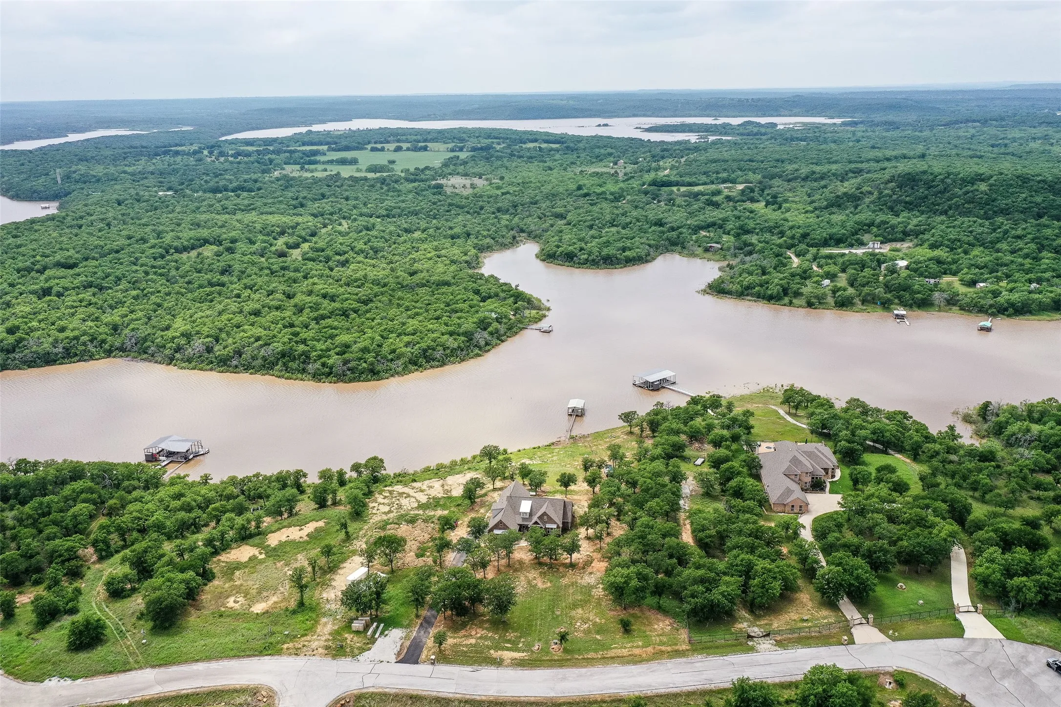 Single Family Residence For Sale in Wise County , 133 Sunset Bay Pointe Court, Chico, Texas 76431, 4 Bedroom, 4 Bathroom, 3 Garage spaces, 3,030 Sqft, built in 2020, mls#21339687, Real Estate Agent in Chico, Homes For Sale in Wise county, Homes For Sale in Chico, Realtor in Chico Texas, Real Estate Brokerage Independent Realty Texas, Luminita Cordes Realtor