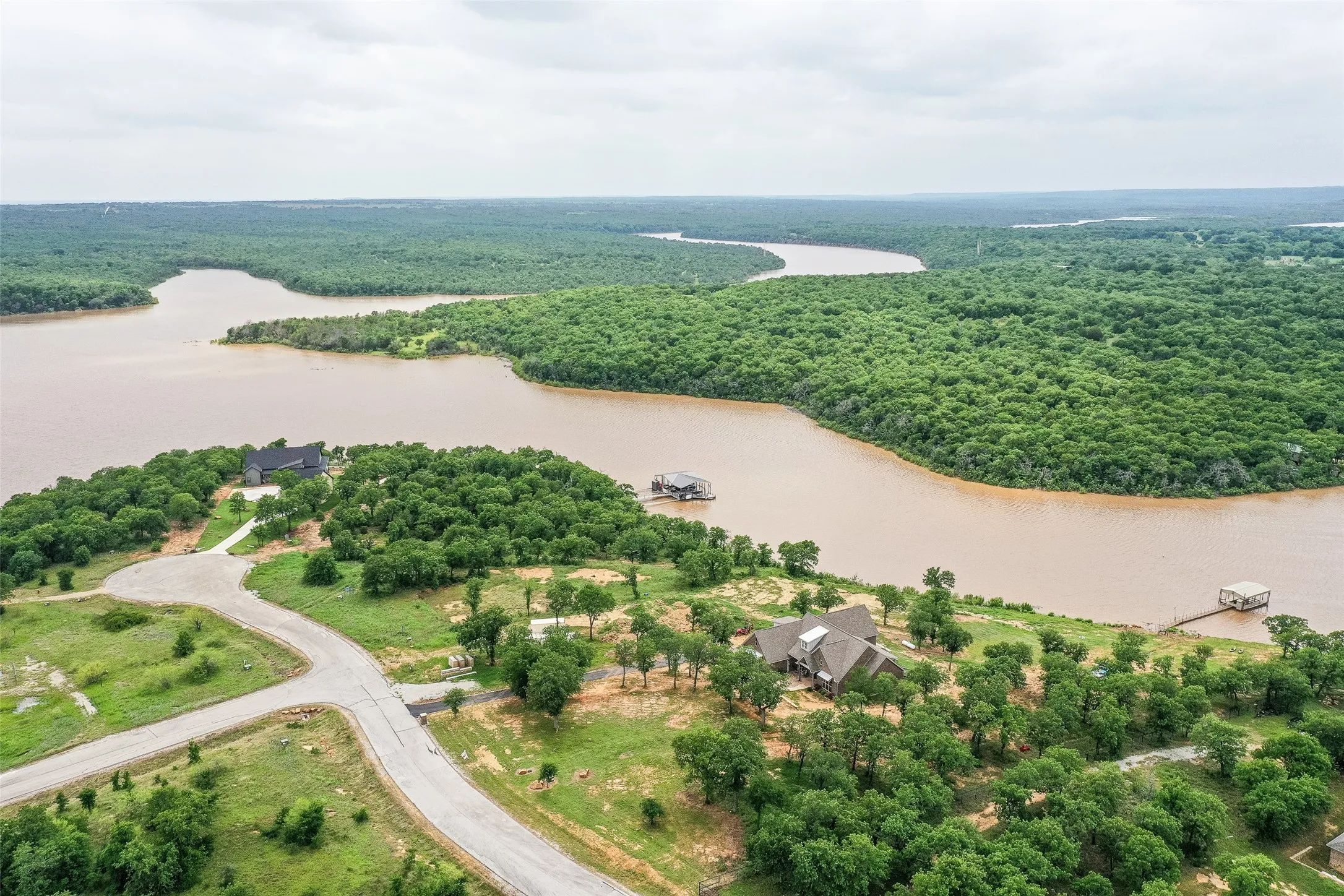 Single Family Residence For Sale in Wise County , 133 Sunset Bay Pointe Court, Chico, Texas 76431, 4 Bedroom, 4 Bathroom, 3 Garage spaces, 3,030 Sqft, built in 2020, mls#21339687, Real Estate Agent in Chico, Homes For Sale in Wise county, Homes For Sale in Chico, Realtor in Chico Texas, Real Estate Brokerage Independent Realty Texas, Luminita Cordes Realtor