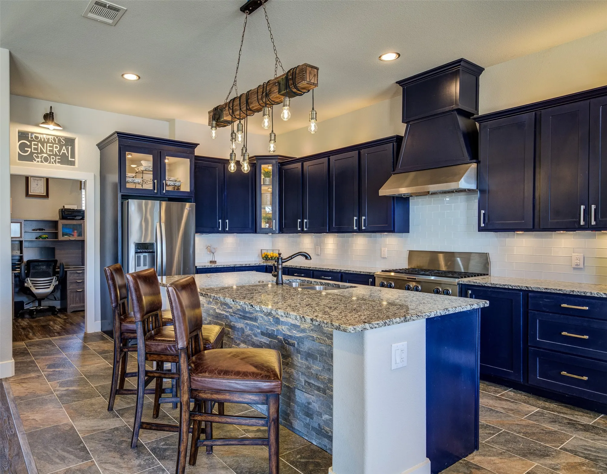 Single Family Residence For Sale in Wise County , 133 Sunset Bay Pointe Court, Chico, Texas 76431, 4 Bedroom, 4 Bathroom, 3 Garage spaces, 3,030 Sqft, built in 2020, mls#21339687, Real Estate Agent in Chico, Homes For Sale in Wise county, Homes For Sale in Chico, Realtor in Chico Texas, Real Estate Brokerage Independent Realty Texas, Luminita Cordes Realtor
