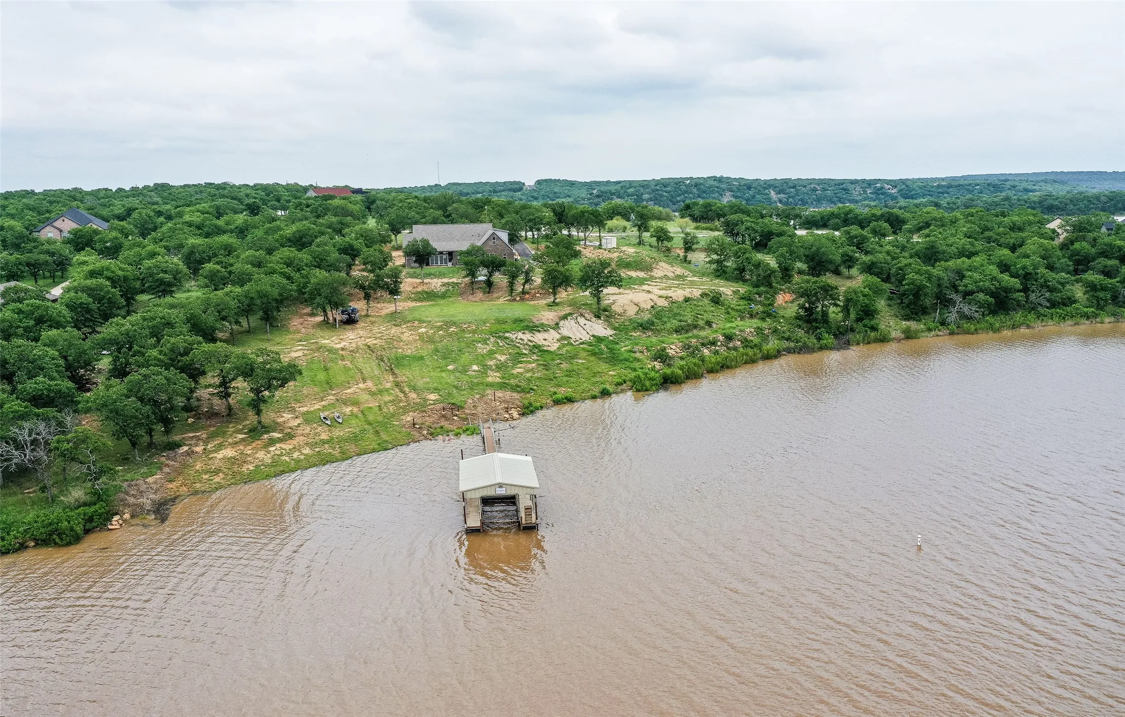 Single Family Residence For Sale in Wise County , 133 Sunset Bay Pointe Court, Chico, Texas 76431, 4 Bedroom, 4 Bathroom, 3 Garage spaces, 3,030 Sqft, built in 2020, mls#21339687, Real Estate Agent in Chico, Homes For Sale in Wise county, Homes For Sale in Chico, Realtor in Chico Texas, Real Estate Brokerage Independent Realty Texas, Luminita Cordes Realtor