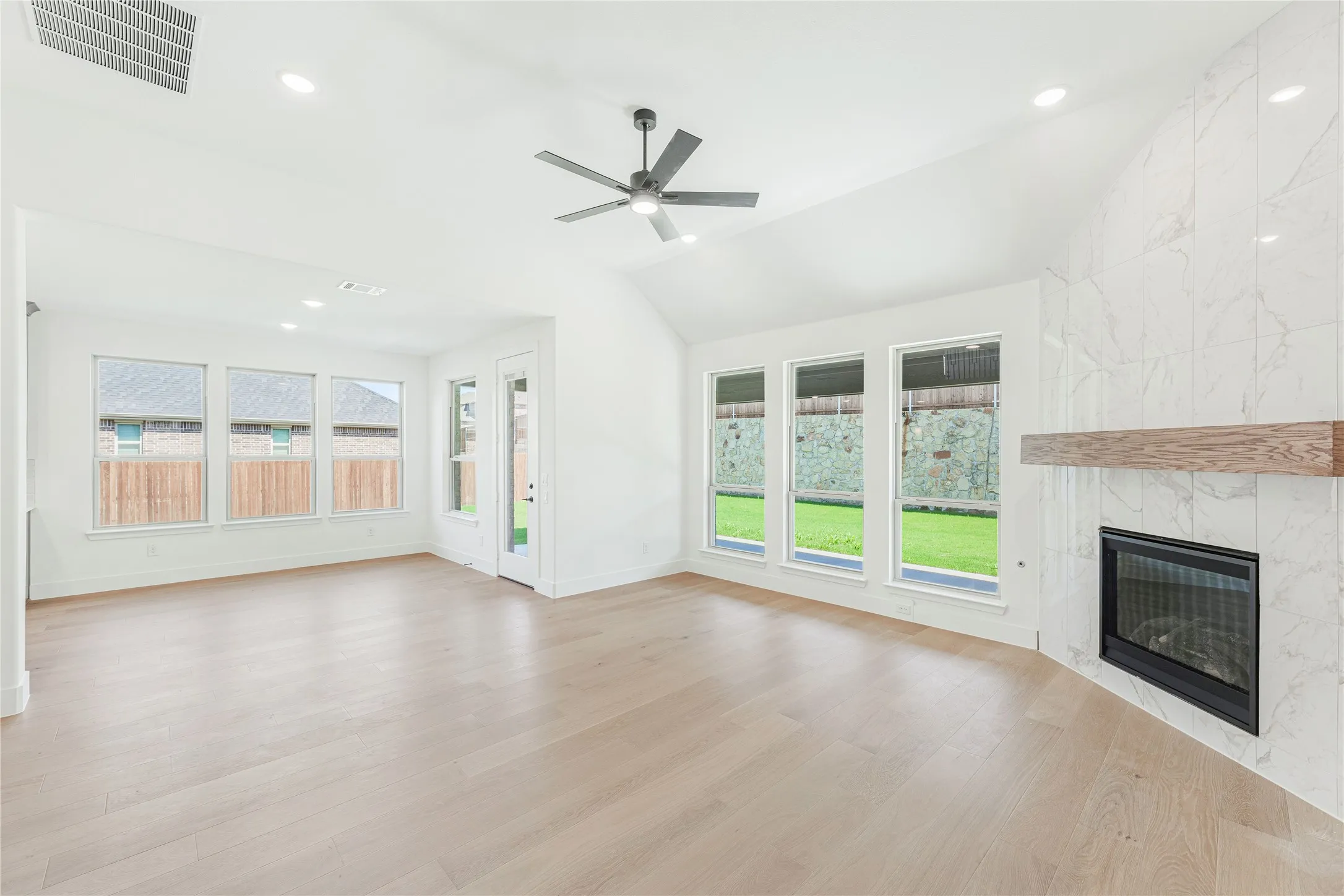 Single Family Residence For Sale in Collin County , 3305 Lakeland Lane, Anna, Texas 75409, 4 Bedroom, 4 Bathroom, 2 Garage spaces, 3,435 Sqft, built in 2026, mls#21338767, Real Estate Agent in Anna, Homes For Sale in Collin county, Homes For Sale in Anna, Realtor in Anna Texas, Real Estate Brokerage Independent Realty Texas, Luminita Cordes Realtor