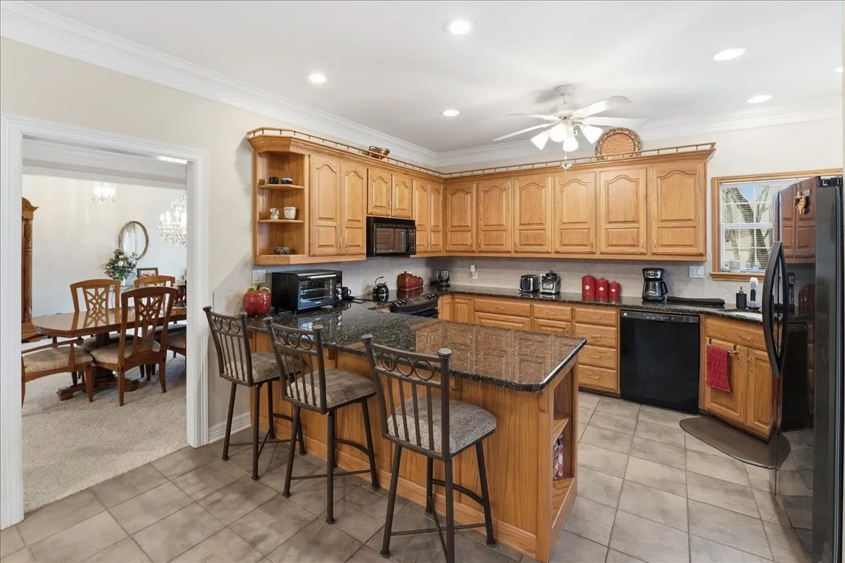 Single Family Residence For Sale in Smith County , 16378 County Road 431, Lindale, Texas 75771, 4 Bedrooms, 4 Bathrooms, 2 Garage spaces, 2,912 Sqft, built in 2003, Price $875,000, mls#21339691, Real Estate Agent in Lindale, Homes For Sale in Smith county, Homes For Sale in Lindale, Realtor in Lindale Texas, Real Estate Brokerage Independent Realty Texas, Luminita Cordes Realtor