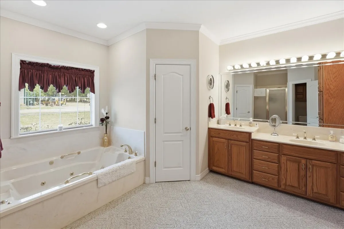 Single Family Residence For Sale in Smith County , 16378 County Road 431, Lindale, Texas 75771, 4 Bedrooms, 4 Bathrooms, 2 Garage spaces, 2,912 Sqft, built in 2003, Price $875,000, mls#21339691, Real Estate Agent in Lindale, Homes For Sale in Smith county, Homes For Sale in Lindale, Realtor in Lindale Texas, Real Estate Brokerage Independent Realty Texas, Luminita Cordes Realtor