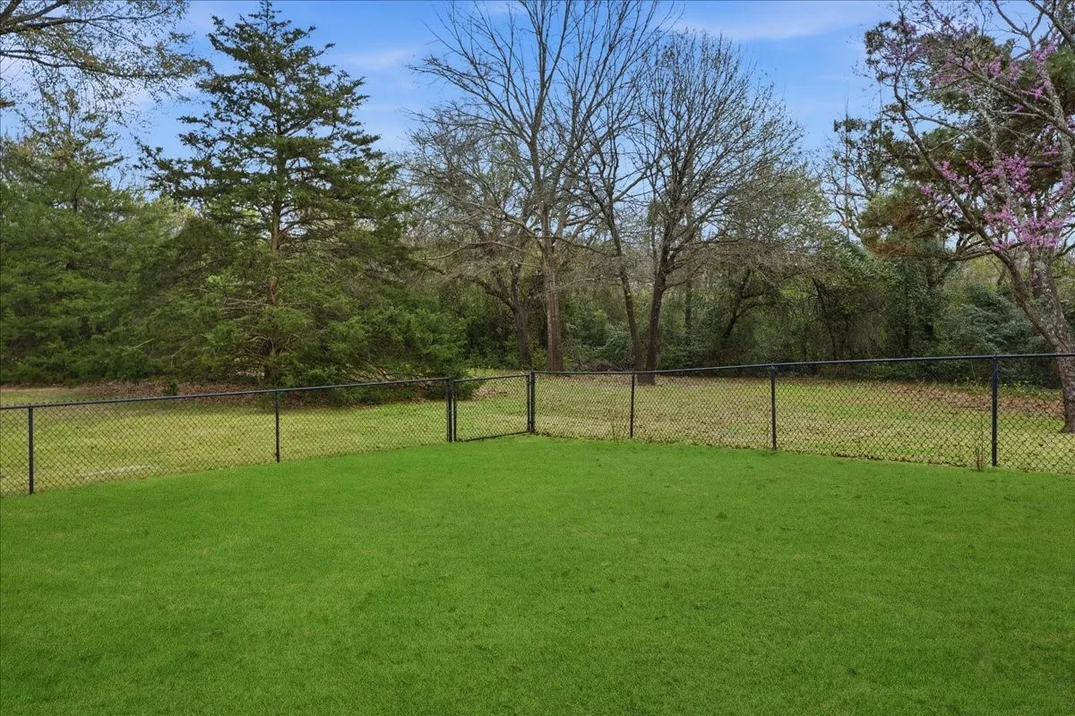 Single Family Residence For Sale in Smith County , 16378 County Road 431, Lindale, Texas 75771, 4 Bedrooms, 4 Bathrooms, 2 Garage spaces, 2,912 Sqft, built in 2003, Price $875,000, mls#21339691, Real Estate Agent in Lindale, Homes For Sale in Smith county, Homes For Sale in Lindale, Realtor in Lindale Texas, Real Estate Brokerage Independent Realty Texas, Luminita Cordes Realtor