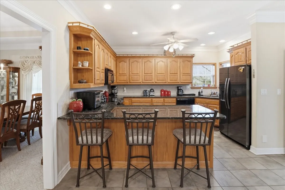 Single Family Residence For Sale in Smith County , 16378 County Road 431, Lindale, Texas 75771, 4 Bedrooms, 4 Bathrooms, 2 Garage spaces, 2,912 Sqft, built in 2003, Price $875,000, mls#21339691, Real Estate Agent in Lindale, Homes For Sale in Smith county, Homes For Sale in Lindale, Realtor in Lindale Texas, Real Estate Brokerage Independent Realty Texas, Luminita Cordes Realtor