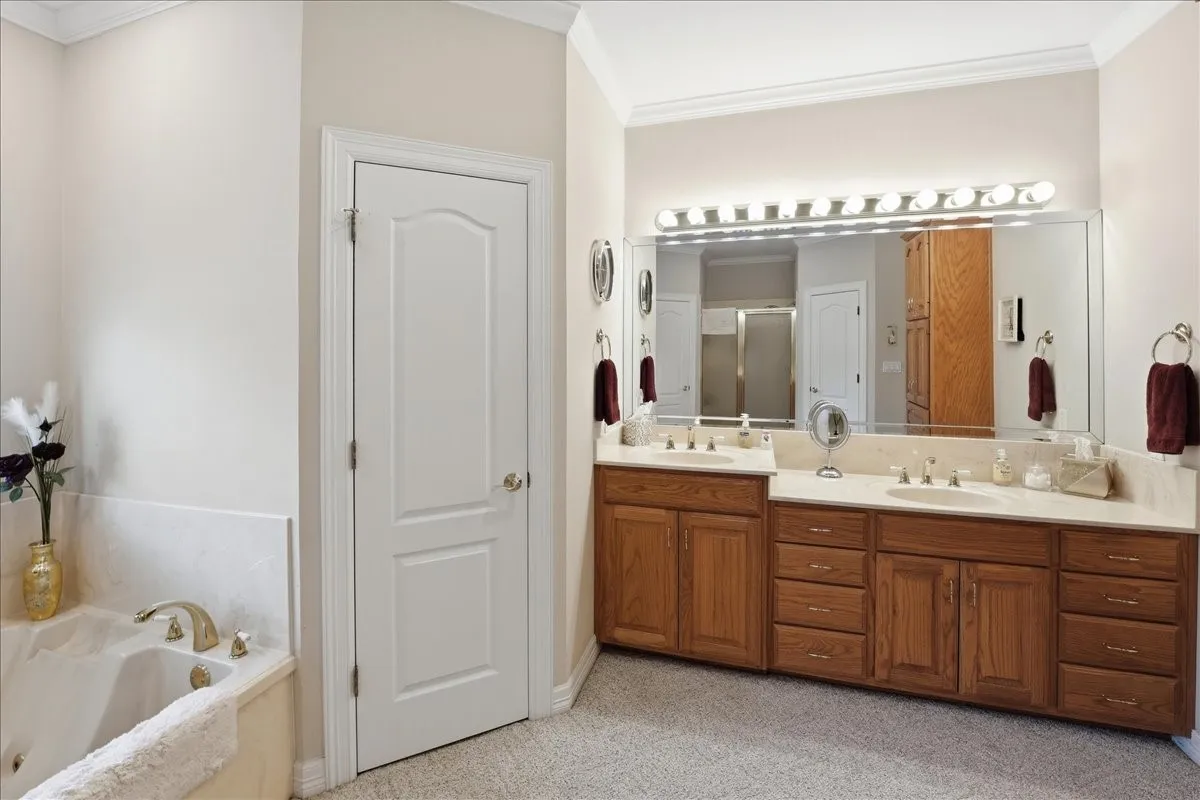 Single Family Residence For Sale in Smith County , 16378 County Road 431, Lindale, Texas 75771, 4 Bedrooms, 4 Bathrooms, 2 Garage spaces, 2,912 Sqft, built in 2003, Price $875,000, mls#21339691, Real Estate Agent in Lindale, Homes For Sale in Smith county, Homes For Sale in Lindale, Realtor in Lindale Texas, Real Estate Brokerage Independent Realty Texas, Luminita Cordes Realtor