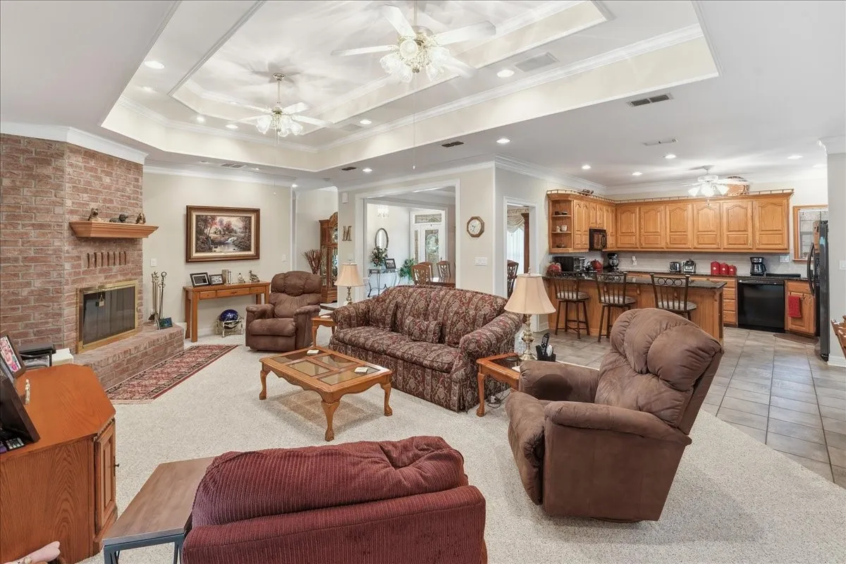 Single Family Residence For Sale in Smith County , 16378 County Road 431, Lindale, Texas 75771, 4 Bedrooms, 4 Bathrooms, 2 Garage spaces, 2,912 Sqft, built in 2003, Price $875,000, mls#21339691, Real Estate Agent in Lindale, Homes For Sale in Smith county, Homes For Sale in Lindale, Realtor in Lindale Texas, Real Estate Brokerage Independent Realty Texas, Luminita Cordes Realtor