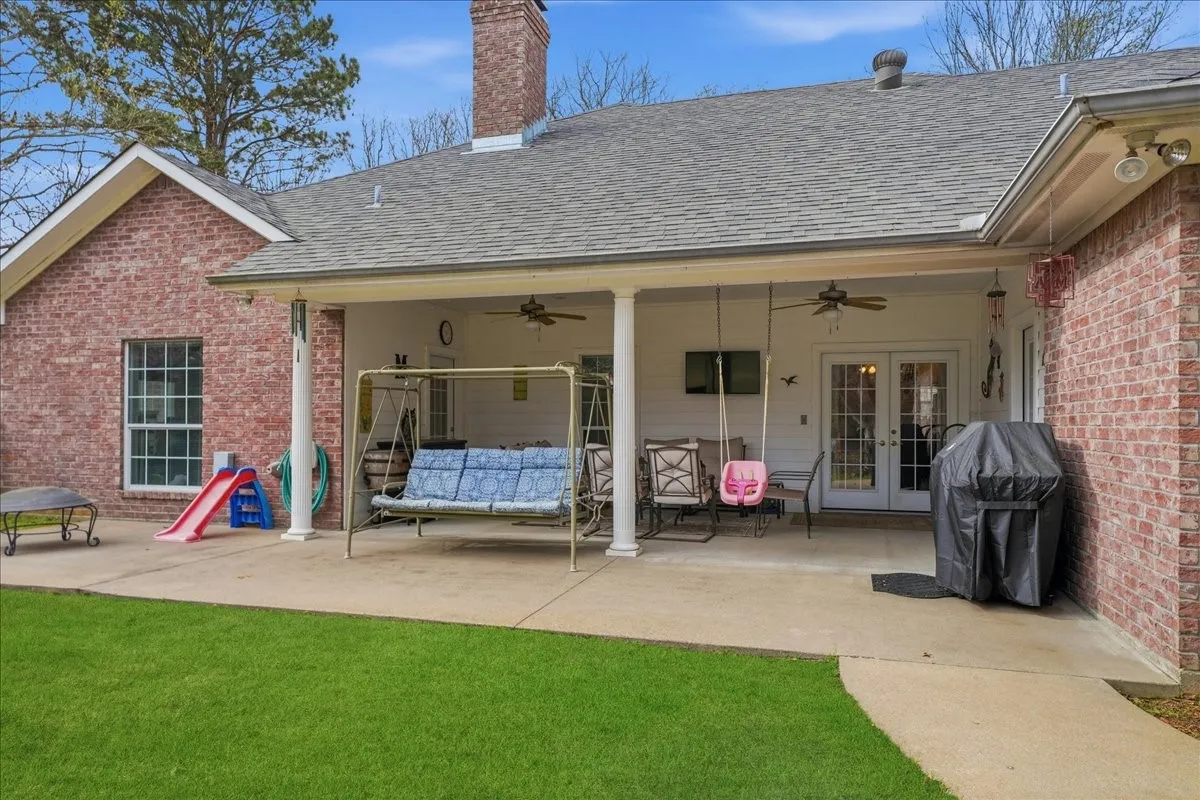 Single Family Residence For Sale in Smith County , 16378 County Road 431, Lindale, Texas 75771, 4 Bedrooms, 4 Bathrooms, 2 Garage spaces, 2,912 Sqft, built in 2003, Price $875,000, mls#21339691, Real Estate Agent in Lindale, Homes For Sale in Smith county, Homes For Sale in Lindale, Realtor in Lindale Texas, Real Estate Brokerage Independent Realty Texas, Luminita Cordes Realtor
