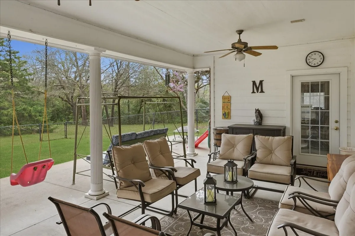 Single Family Residence For Sale in Smith County , 16378 County Road 431, Lindale, Texas 75771, 4 Bedrooms, 4 Bathrooms, 2 Garage spaces, 2,912 Sqft, built in 2003, Price $875,000, mls#21339691, Real Estate Agent in Lindale, Homes For Sale in Smith county, Homes For Sale in Lindale, Realtor in Lindale Texas, Real Estate Brokerage Independent Realty Texas, Luminita Cordes Realtor