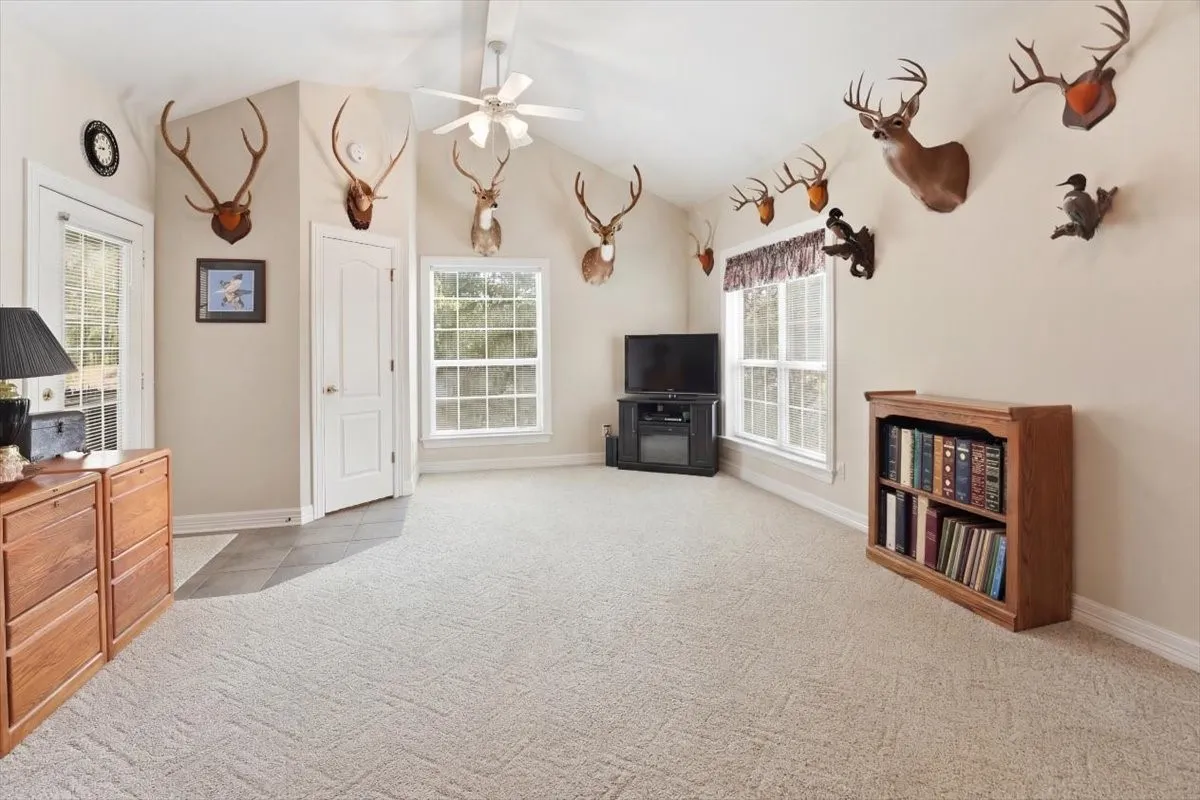 Single Family Residence For Sale in Smith County , 16378 County Road 431, Lindale, Texas 75771, 4 Bedrooms, 4 Bathrooms, 2 Garage spaces, 2,912 Sqft, built in 2003, Price $875,000, mls#21339691, Real Estate Agent in Lindale, Homes For Sale in Smith county, Homes For Sale in Lindale, Realtor in Lindale Texas, Real Estate Brokerage Independent Realty Texas, Luminita Cordes Realtor