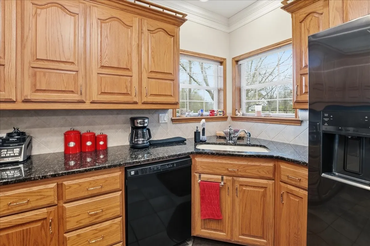 Single Family Residence For Sale in Smith County , 16378 County Road 431, Lindale, Texas 75771, 4 Bedrooms, 4 Bathrooms, 2 Garage spaces, 2,912 Sqft, built in 2003, Price $875,000, mls#21339691, Real Estate Agent in Lindale, Homes For Sale in Smith county, Homes For Sale in Lindale, Realtor in Lindale Texas, Real Estate Brokerage Independent Realty Texas, Luminita Cordes Realtor
