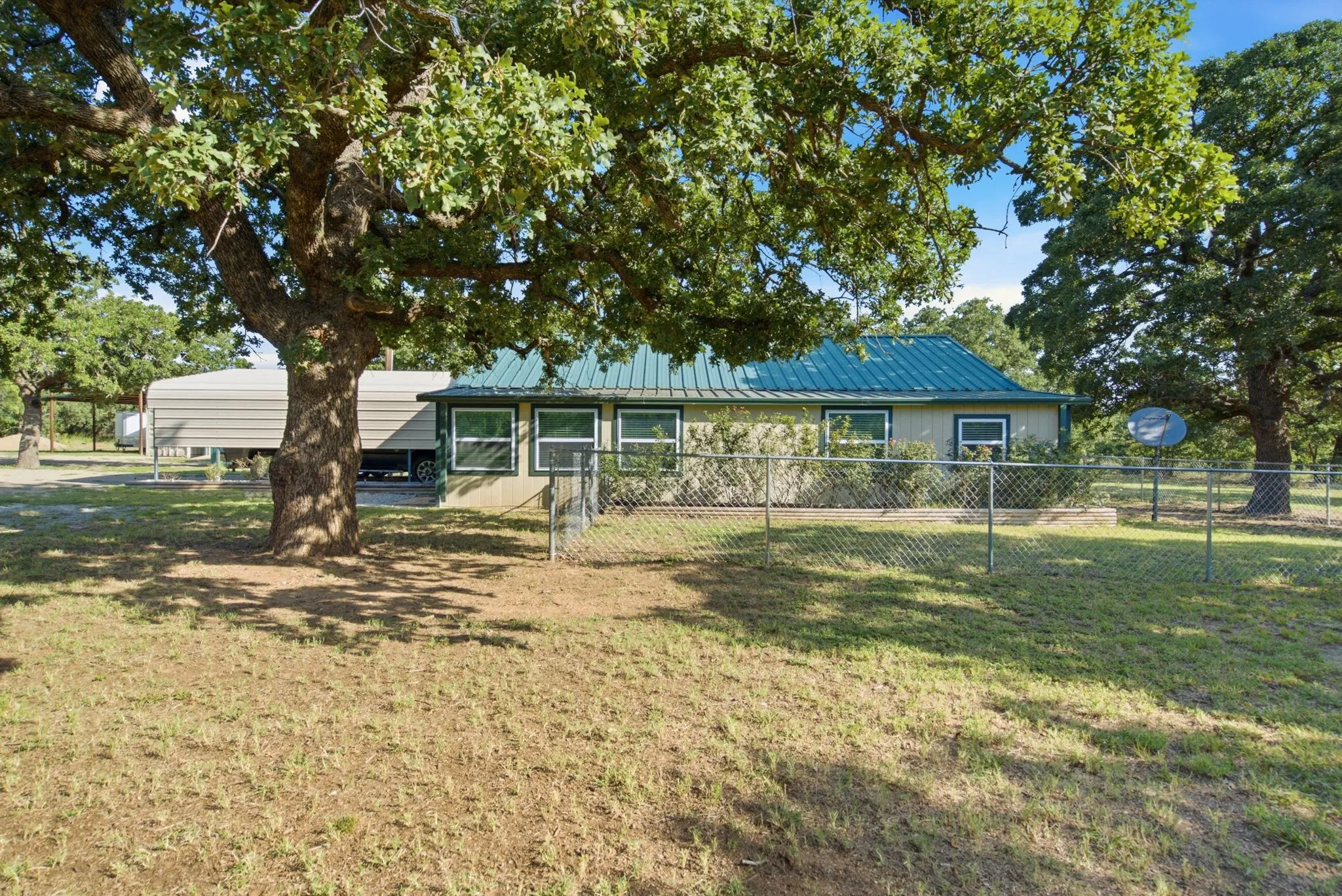 Farm For Sale in Eastland County , 1718 County Road 143, Cisco, Texas 76437, 2 Bedroom, 2 Bathroom, Garage spaces, 1,400 Sqft, built in 2002, mls#21339530, Real Estate Agent in Cisco, Homes For Sale in Eastland county, Homes For Sale in Cisco, Realtor in Cisco Texas, Real Estate Brokerage Independent Realty Texas, Luminita Cordes Realtor