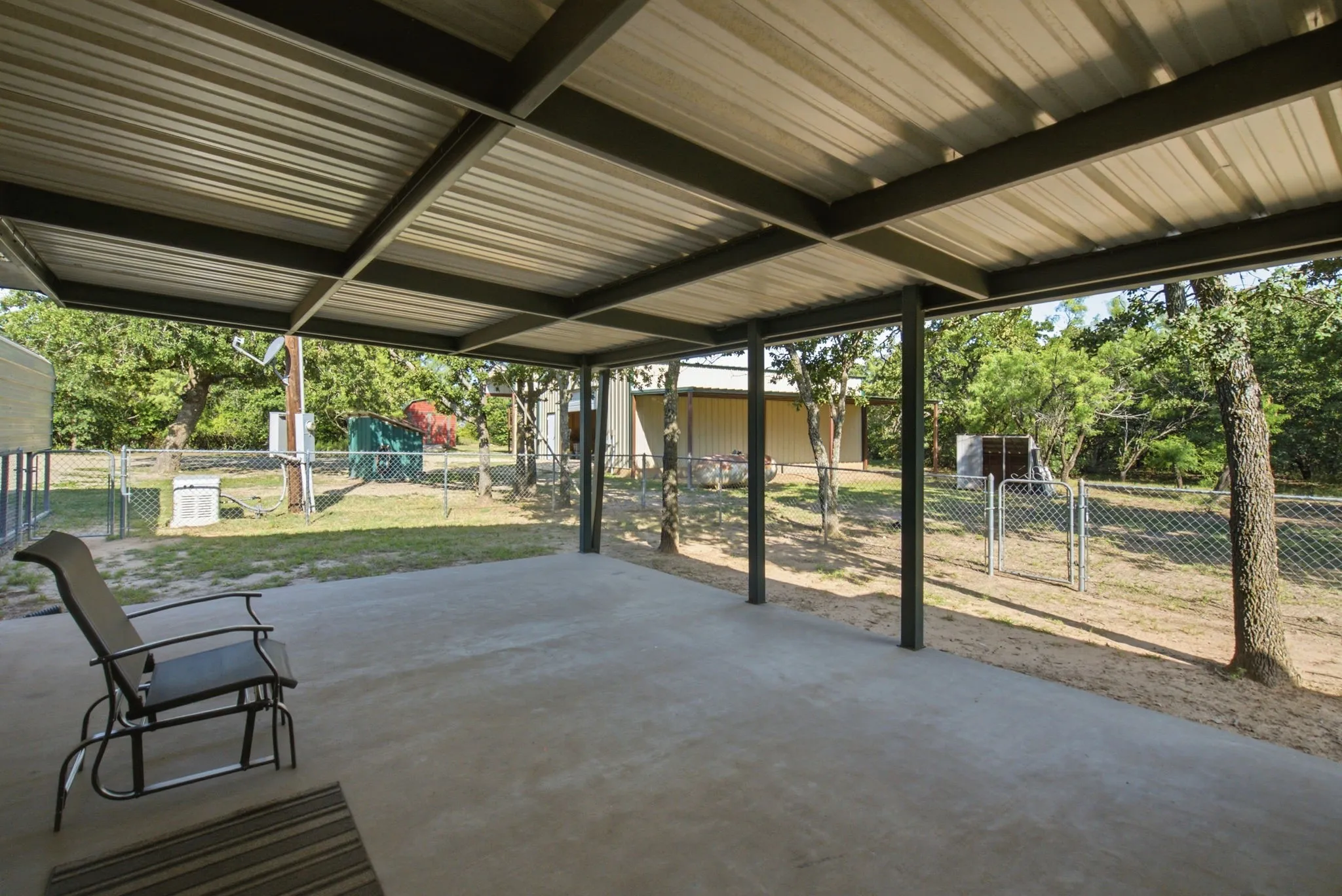 Farm For Sale in Eastland County , 1718 County Road 143, Cisco, Texas 76437, 2 Bedroom, 2 Bathroom, Garage spaces, 1,400 Sqft, built in 2002, mls#21339530, Real Estate Agent in Cisco, Homes For Sale in Eastland county, Homes For Sale in Cisco, Realtor in Cisco Texas, Real Estate Brokerage Independent Realty Texas, Luminita Cordes Realtor