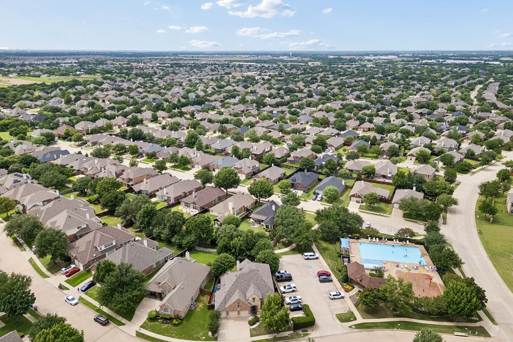 Single Family Residence For Sale in Dallas County , 6211 Crestridge Lane, Sachse, Texas 75048, 4 Bedroom, 4 Bathroom, 3 Garage spaces, 3,325 Sqft, built in 2005, mls#21295500, Real Estate Agent in Sachse, Homes For Sale in Dallas county, Homes For Sale in Sachse, Realtor in Sachse Texas, Real Estate Brokerage Independent Realty Texas, Luminita Cordes Realtor