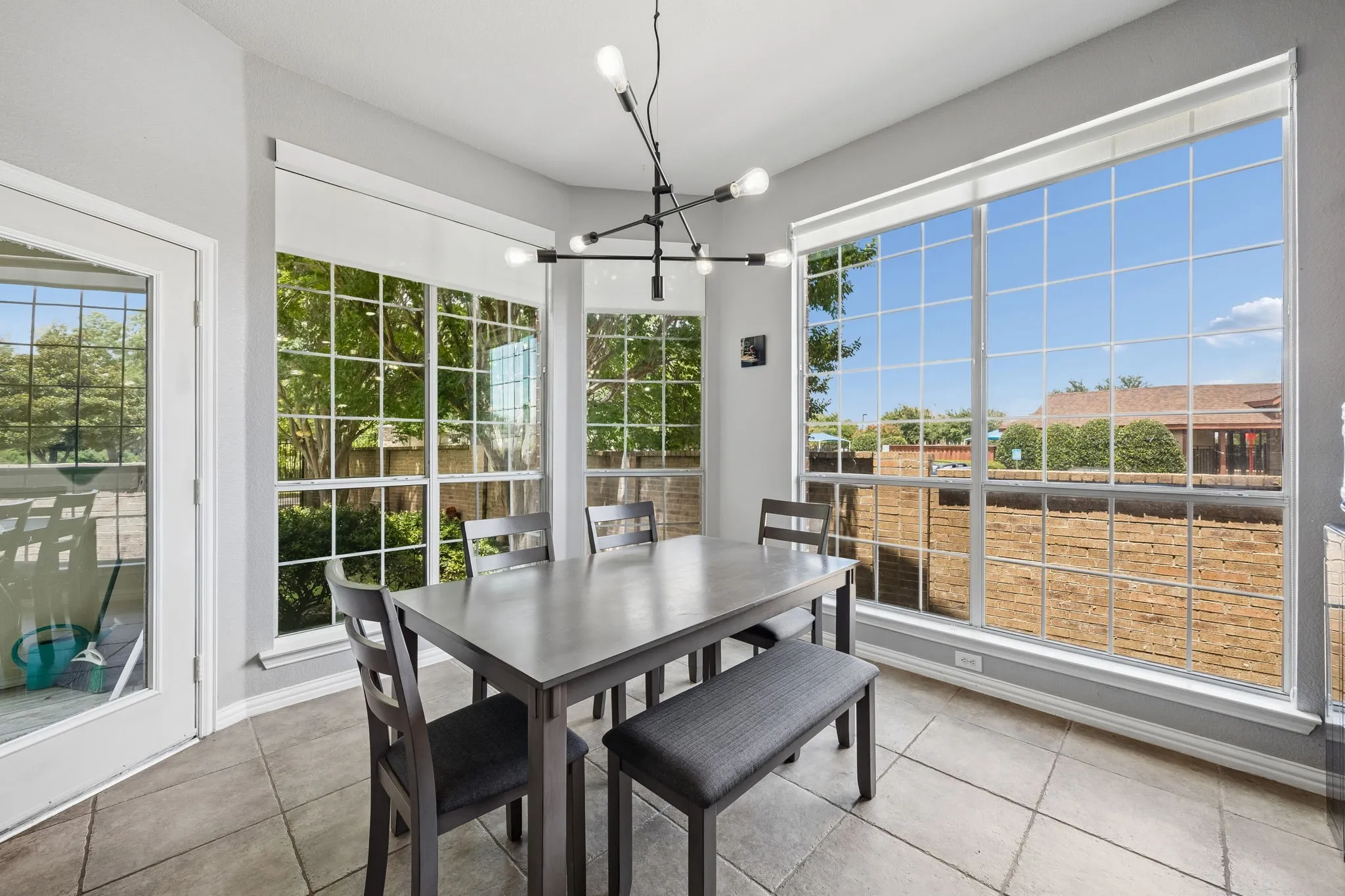 Single Family Residence For Sale in Dallas County , 6211 Crestridge Lane, Sachse, Texas 75048, 4 Bedroom, 4 Bathroom, 3 Garage spaces, 3,325 Sqft, built in 2005, mls#21295500, Real Estate Agent in Sachse, Homes For Sale in Dallas county, Homes For Sale in Sachse, Realtor in Sachse Texas, Real Estate Brokerage Independent Realty Texas, Luminita Cordes Realtor