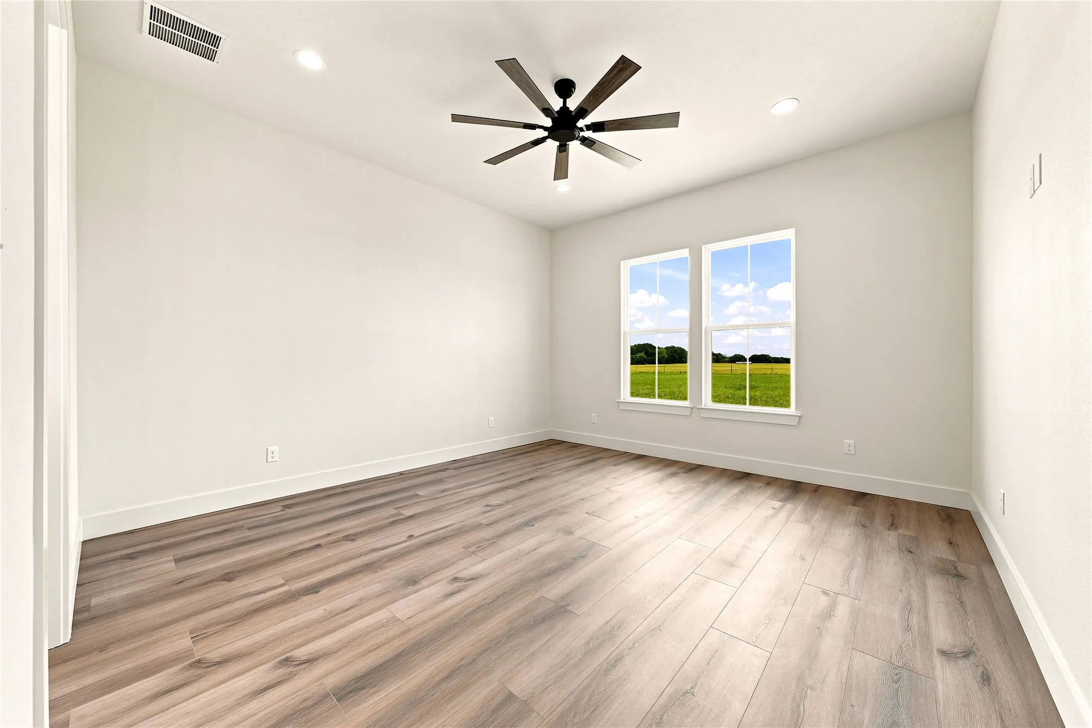 Single Family Residence For Sale in Van Zandt County , 711 VZ County Road 2810, Mabank, Texas 75147, 4 Bedroom, 3 Bathroom, 2 Garage spaces, 2,250 Sqft, built in 2026, mls#21335948, Real Estate Agent in Mabank, Homes For Sale in Van Zandt county, Homes For Sale in Mabank, Realtor in Mabank Texas, Real Estate Brokerage Independent Realty Texas, Luminita Cordes Realtor