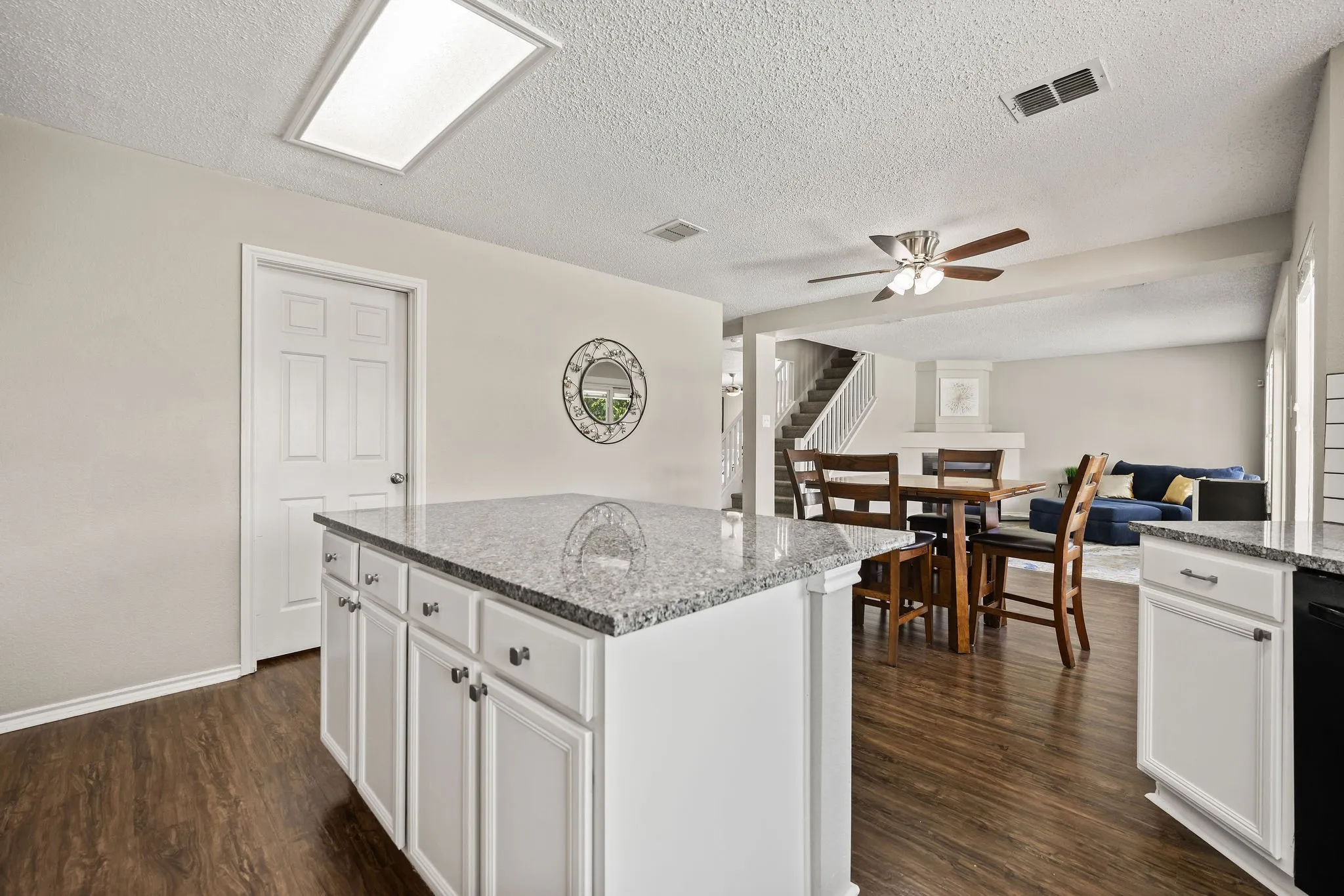 Single Family Residence For Sale in Tarrant County , 4144 Tupelo Trail, Fort Worth, Texas 76244, 4 Bedroom, 3 Bathroom, 2 Garage spaces, 2,842 Sqft, built in 1999, mls#21326814, Real Estate Agent in Fort Worth, Homes For Sale in Tarrant county, Homes For Sale in Fort Worth, Realtor in Fort Worth Texas, Real Estate Brokerage Independent Realty Texas, Luminita Cordes Realtor
