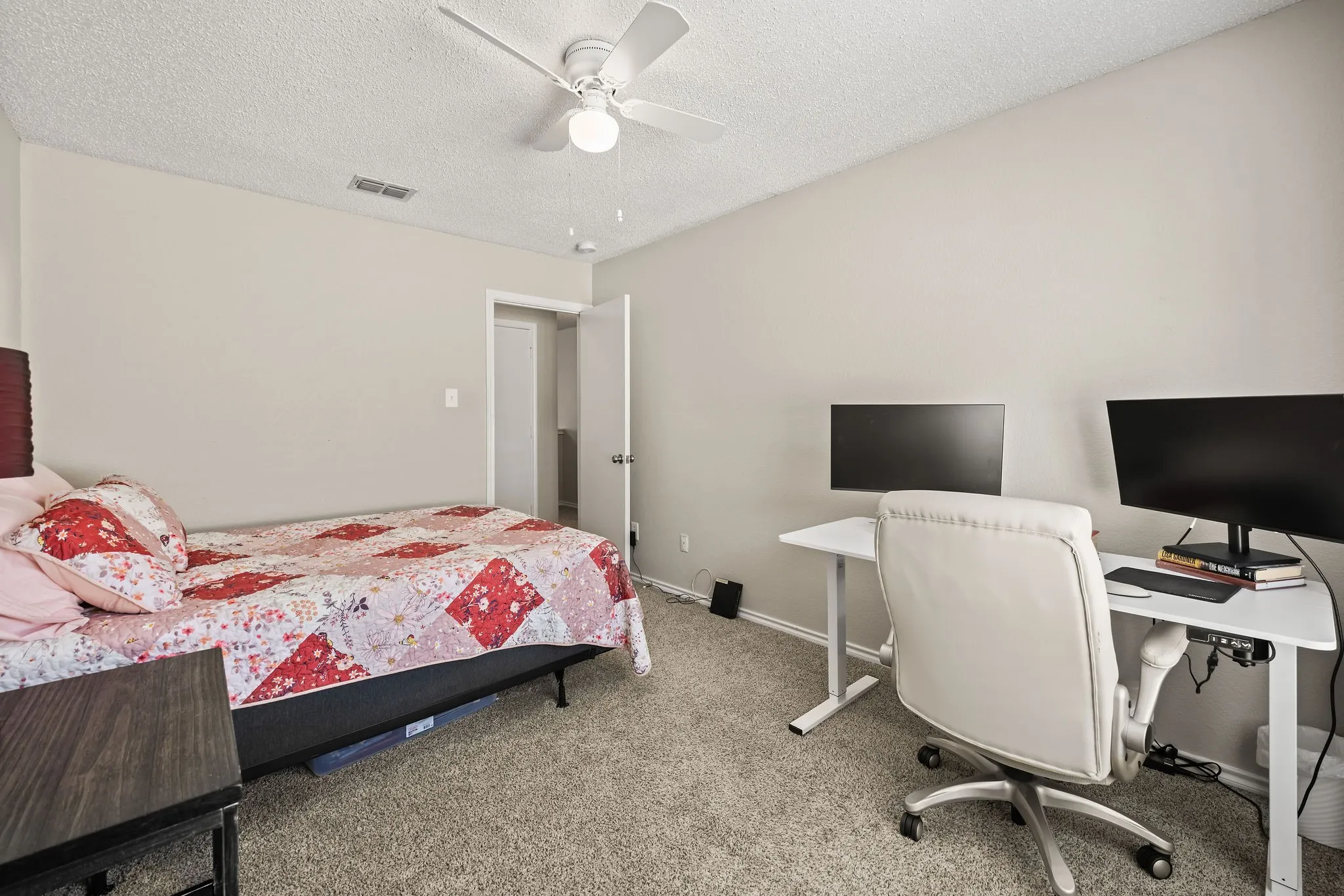 Single Family Residence For Sale in Tarrant County , 4144 Tupelo Trail, Fort Worth, Texas 76244, 4 Bedroom, 3 Bathroom, 2 Garage spaces, 2,842 Sqft, built in 1999, mls#21326814, Real Estate Agent in Fort Worth, Homes For Sale in Tarrant county, Homes For Sale in Fort Worth, Realtor in Fort Worth Texas, Real Estate Brokerage Independent Realty Texas, Luminita Cordes Realtor