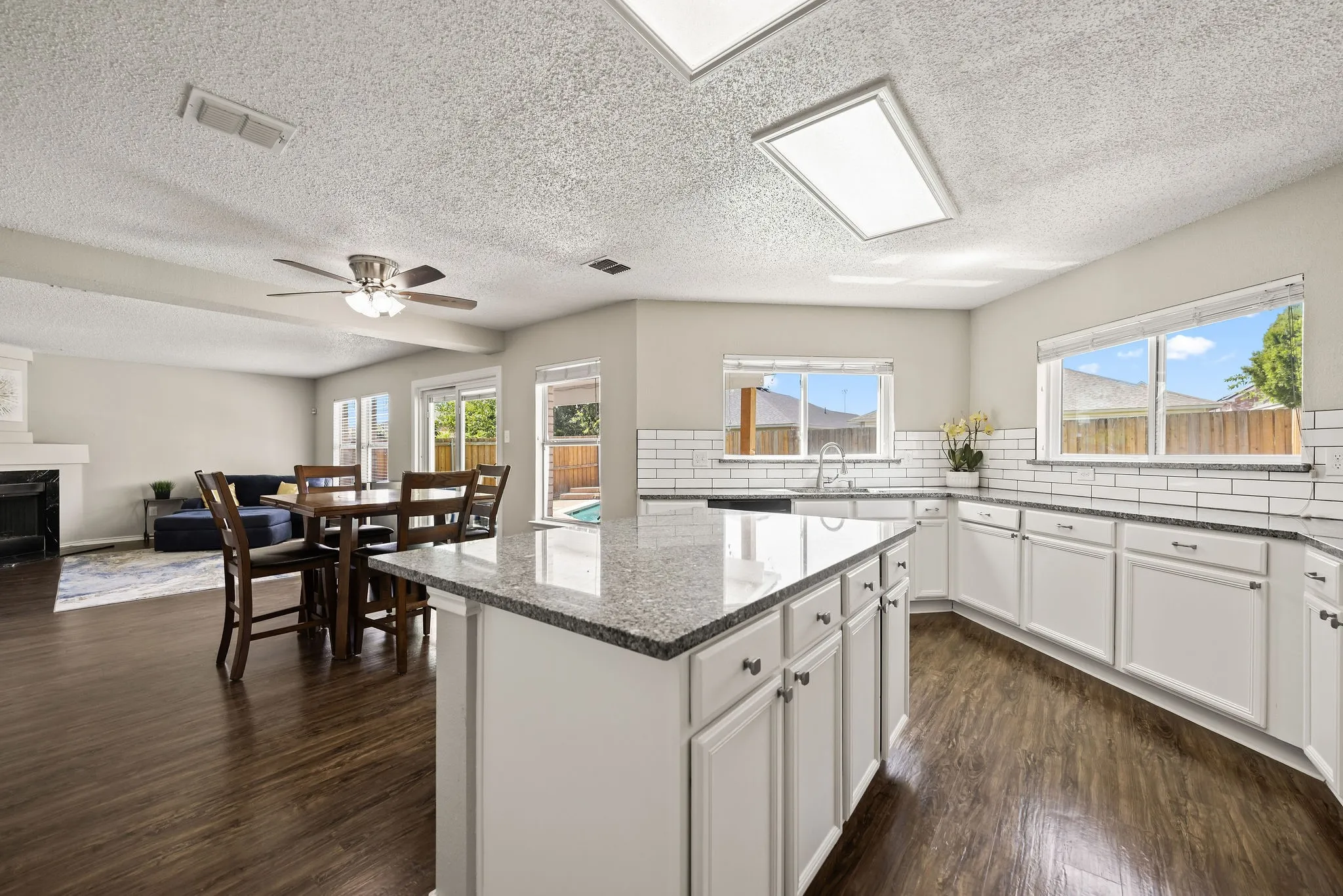 Single Family Residence For Sale in Tarrant County , 4144 Tupelo Trail, Fort Worth, Texas 76244, 4 Bedroom, 3 Bathroom, 2 Garage spaces, 2,842 Sqft, built in 1999, mls#21326814, Real Estate Agent in Fort Worth, Homes For Sale in Tarrant county, Homes For Sale in Fort Worth, Realtor in Fort Worth Texas, Real Estate Brokerage Independent Realty Texas, Luminita Cordes Realtor