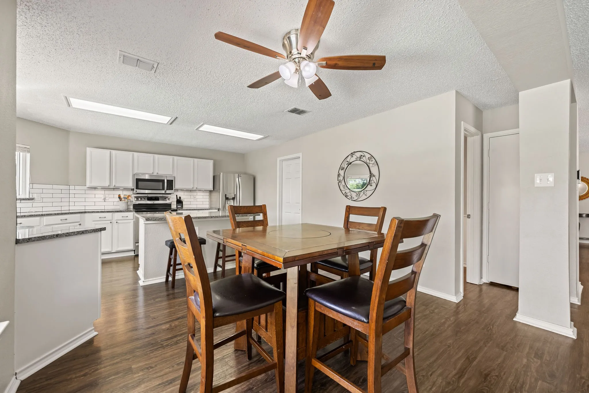 Single Family Residence For Sale in Tarrant County , 4144 Tupelo Trail, Fort Worth, Texas 76244, 4 Bedroom, 3 Bathroom, 2 Garage spaces, 2,842 Sqft, built in 1999, mls#21326814, Real Estate Agent in Fort Worth, Homes For Sale in Tarrant county, Homes For Sale in Fort Worth, Realtor in Fort Worth Texas, Real Estate Brokerage Independent Realty Texas, Luminita Cordes Realtor