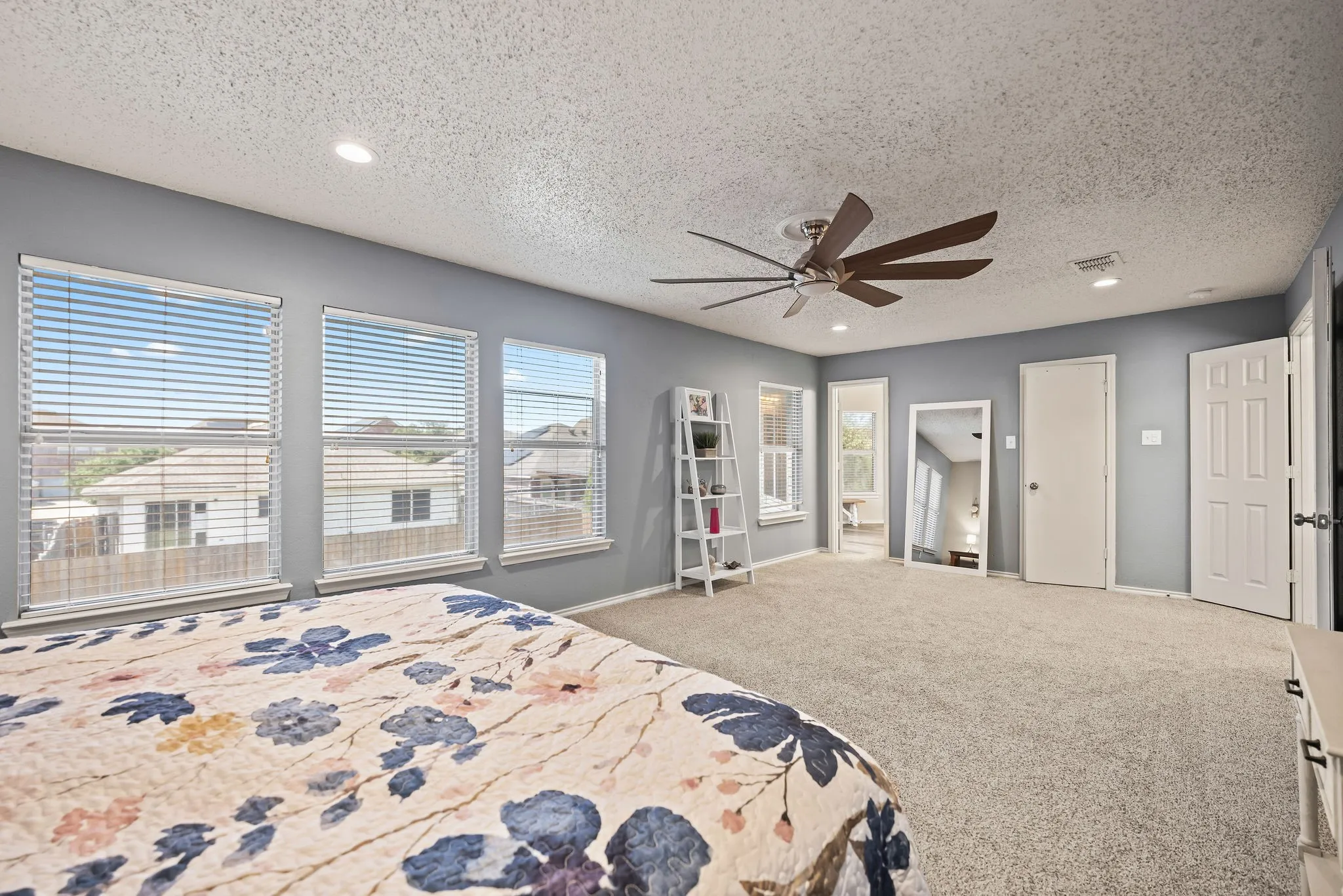 Single Family Residence For Sale in Tarrant County , 4144 Tupelo Trail, Fort Worth, Texas 76244, 4 Bedroom, 3 Bathroom, 2 Garage spaces, 2,842 Sqft, built in 1999, mls#21326814, Real Estate Agent in Fort Worth, Homes For Sale in Tarrant county, Homes For Sale in Fort Worth, Realtor in Fort Worth Texas, Real Estate Brokerage Independent Realty Texas, Luminita Cordes Realtor