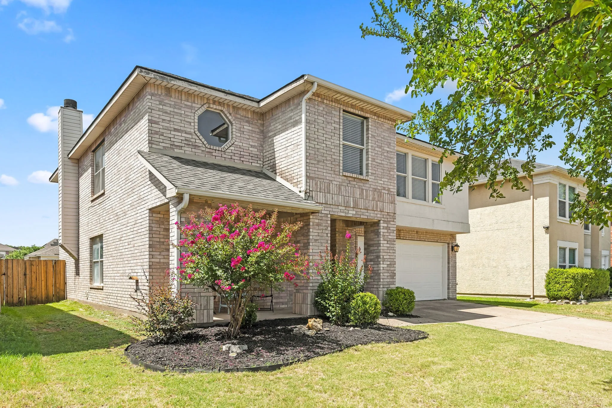 Single Family Residence For Sale in Tarrant County , 4144 Tupelo Trail, Fort Worth, Texas 76244, 4 Bedroom, 3 Bathroom, 2 Garage spaces, 2,842 Sqft, built in 1999, mls#21326814, Real Estate Agent in Fort Worth, Homes For Sale in Tarrant county, Homes For Sale in Fort Worth, Realtor in Fort Worth Texas, Real Estate Brokerage Independent Realty Texas, Luminita Cordes Realtor