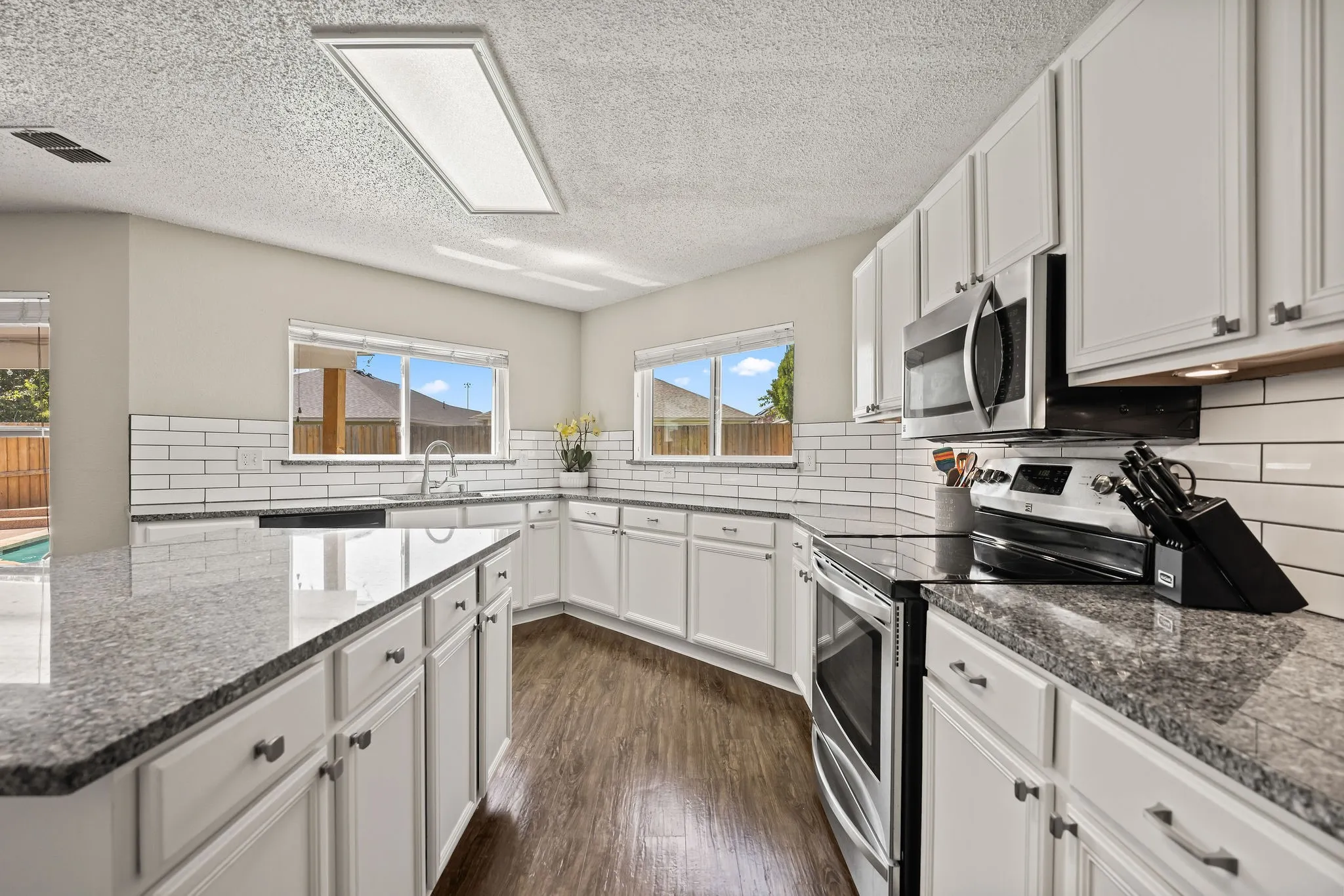 Single Family Residence For Sale in Tarrant County , 4144 Tupelo Trail, Fort Worth, Texas 76244, 4 Bedroom, 3 Bathroom, 2 Garage spaces, 2,842 Sqft, built in 1999, mls#21326814, Real Estate Agent in Fort Worth, Homes For Sale in Tarrant county, Homes For Sale in Fort Worth, Realtor in Fort Worth Texas, Real Estate Brokerage Independent Realty Texas, Luminita Cordes Realtor