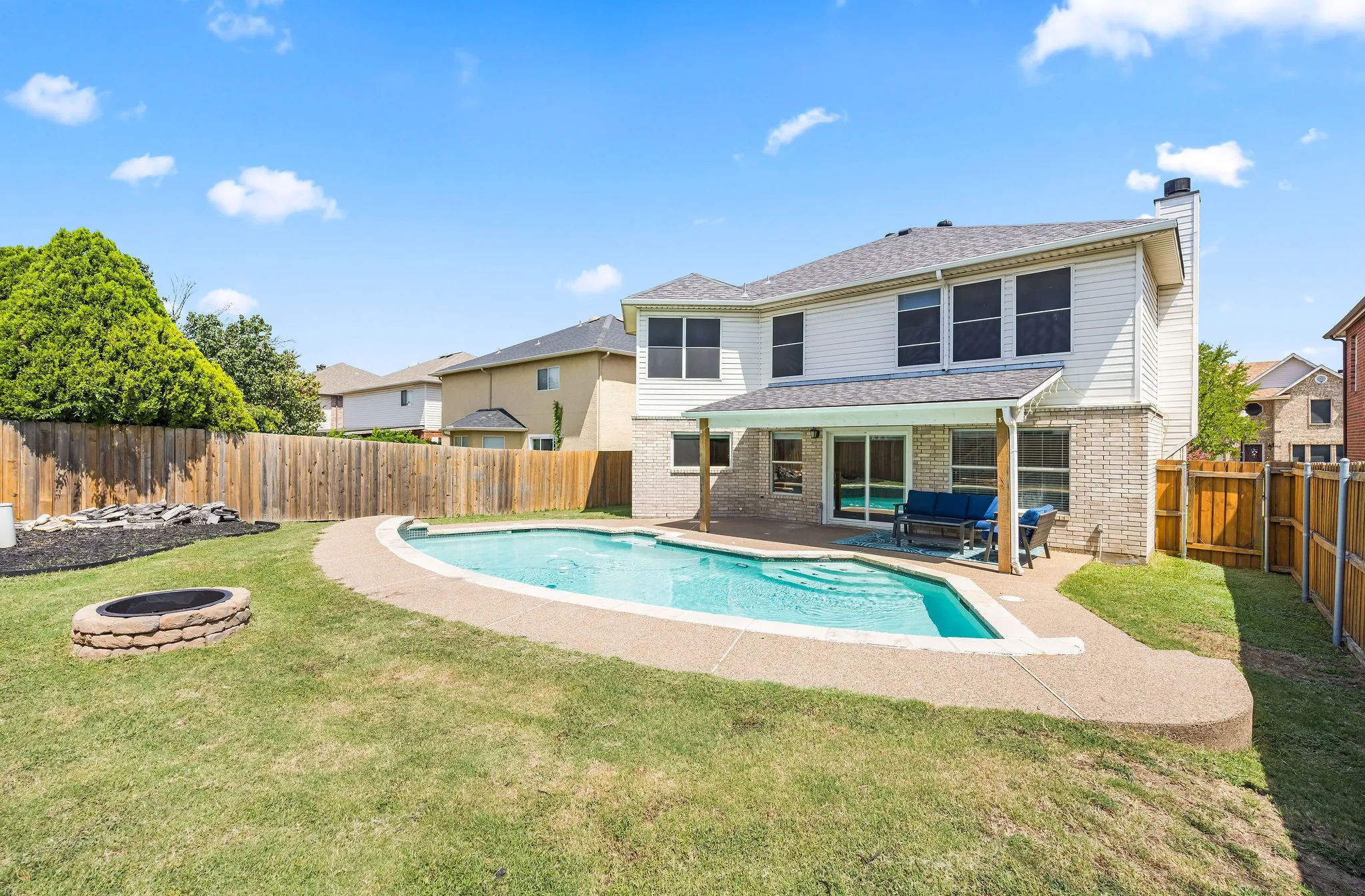 Single Family Residence For Sale in Tarrant County , 4144 Tupelo Trail, Fort Worth, Texas 76244, 4 Bedroom, 3 Bathroom, 2 Garage spaces, 2,842 Sqft, built in 1999, mls#21326814, Real Estate Agent in Fort Worth, Homes For Sale in Tarrant county, Homes For Sale in Fort Worth, Realtor in Fort Worth Texas, Real Estate Brokerage Independent Realty Texas, Luminita Cordes Realtor