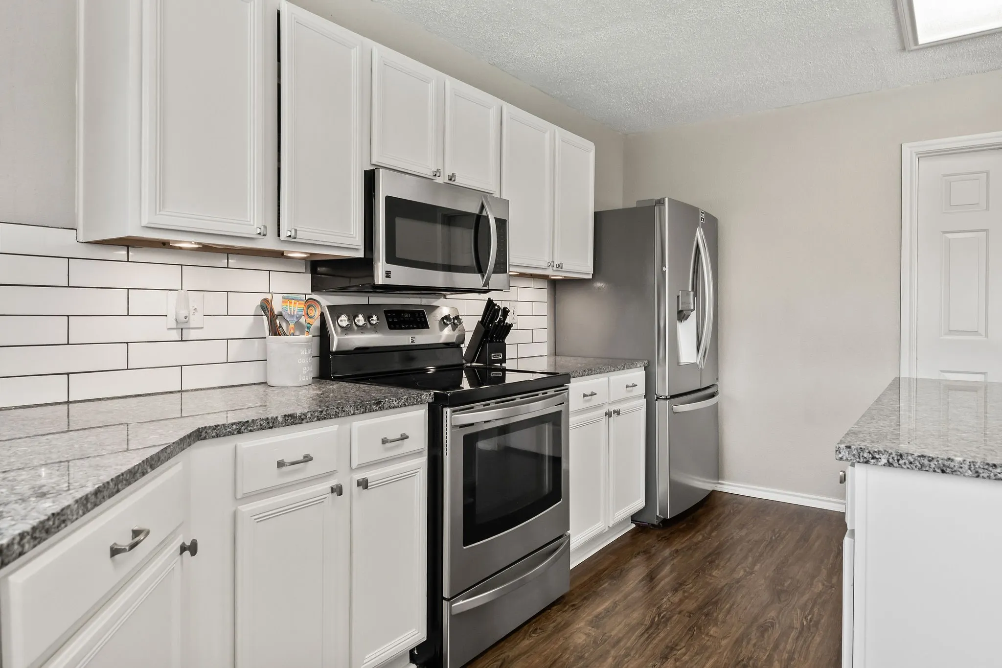 Single Family Residence For Sale in Tarrant County , 4144 Tupelo Trail, Fort Worth, Texas 76244, 4 Bedroom, 3 Bathroom, 2 Garage spaces, 2,842 Sqft, built in 1999, mls#21326814, Real Estate Agent in Fort Worth, Homes For Sale in Tarrant county, Homes For Sale in Fort Worth, Realtor in Fort Worth Texas, Real Estate Brokerage Independent Realty Texas, Luminita Cordes Realtor