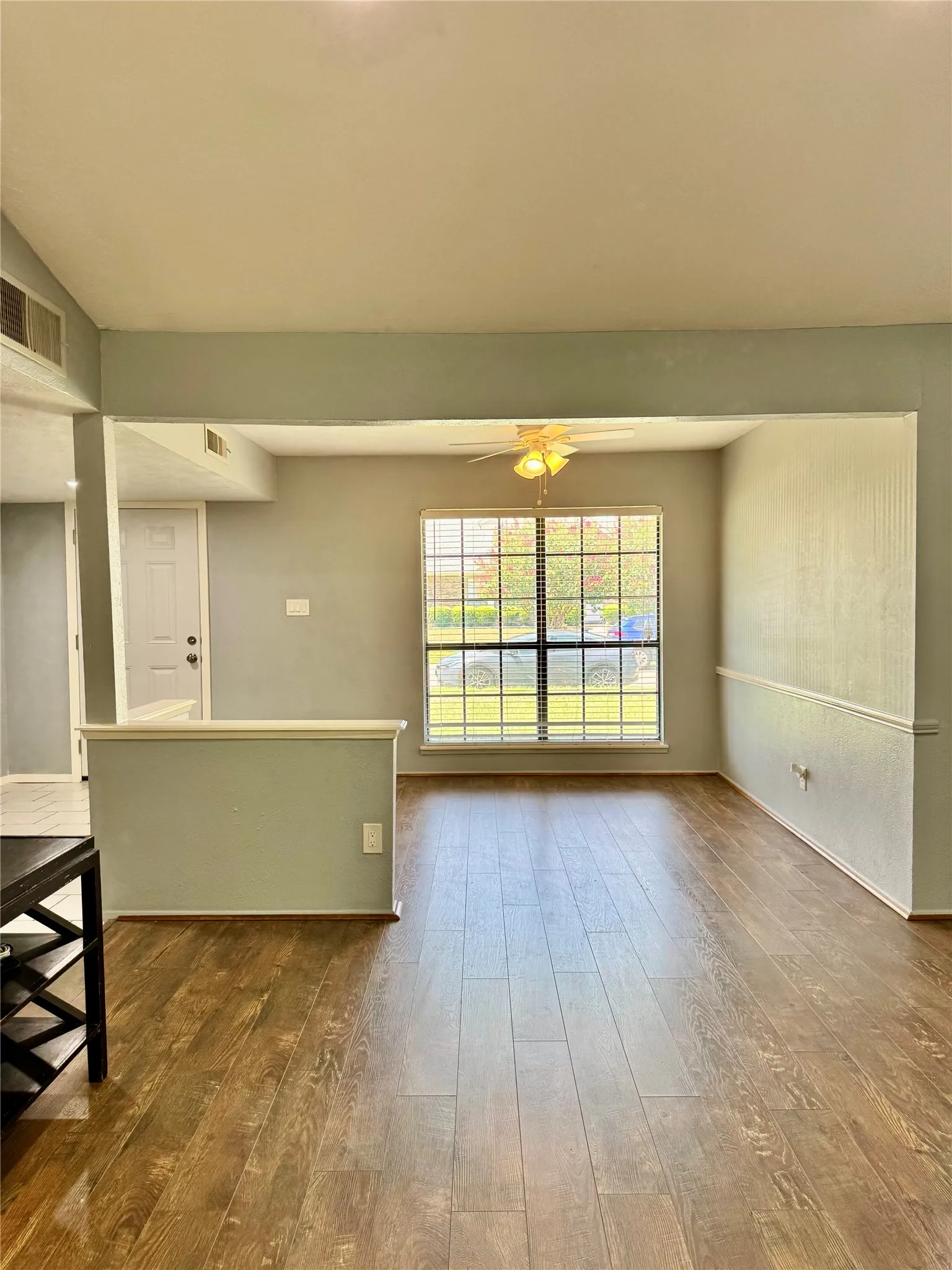 Single Family Residence For Sale in Dallas County , 2730 Centennial Drive, Garland, Texas 75042, 3 Bedroom, 2 Bathroom, 2 Garage spaces, 1,674 Sqft, built in 1982, mls#21339510, Real Estate Agent in Garland, Homes For Sale in Dallas county, Homes For Sale in Garland, Realtor in Garland Texas, Real Estate Brokerage Independent Realty Texas, Luminita Cordes Realtor