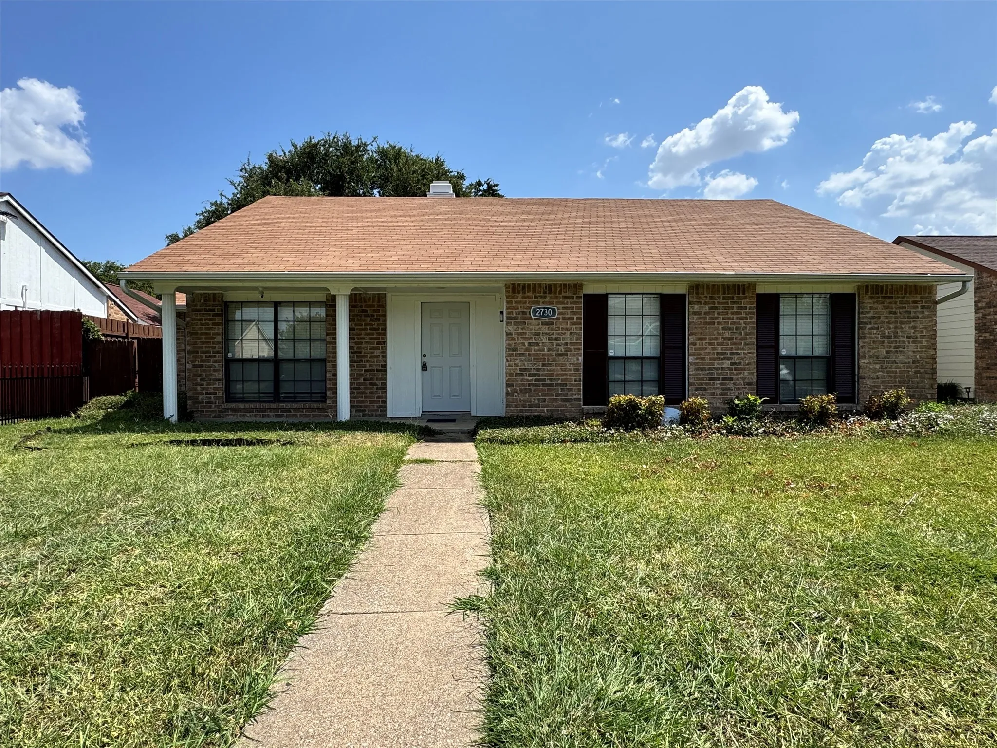 Single Family Residence For Sale in Dallas County , 2730 Centennial Drive, Garland, Texas 75042, 3 Bedroom, 2 Bathroom, 2 Garage spaces, 1,674 Sqft, built in 1982, mls#21339510, Real Estate Agent in Garland, Homes For Sale in Dallas county, Homes For Sale in Garland, Realtor in Garland Texas, Real Estate Brokerage Independent Realty Texas, Luminita Cordes Realtor