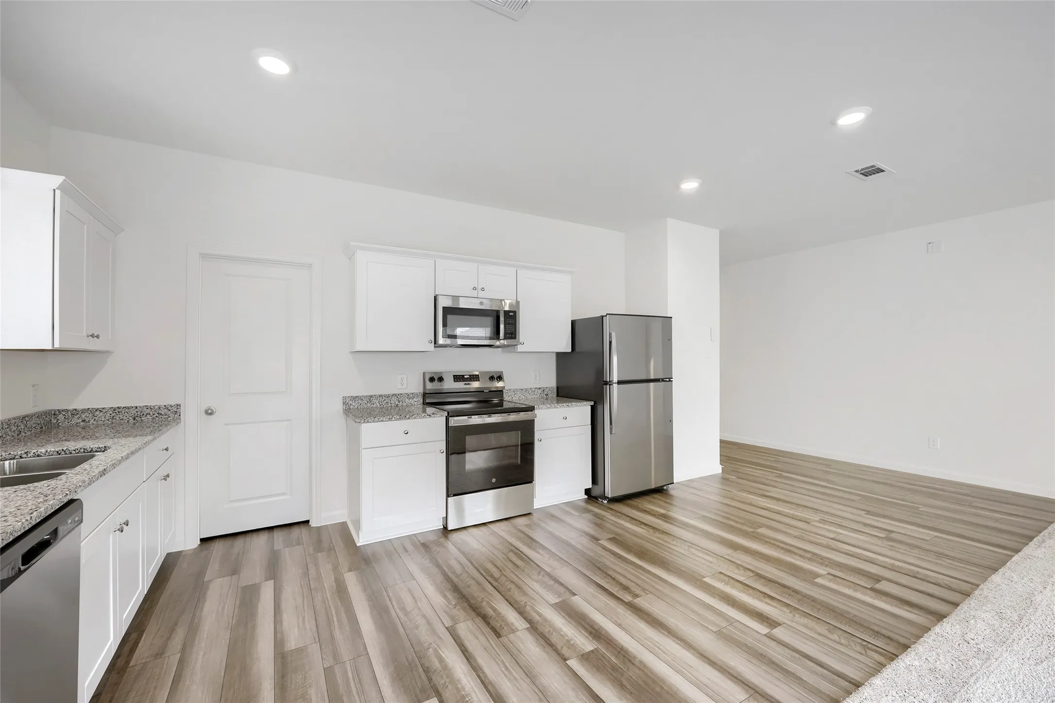 Single Family Residence For Sale in Tarrant County , 4909 Mccoy Drive, Fort Worth, Texas 76179, 3 Bedroom, 3 Bathroom, 2 Garage spaces, 1,589 Sqft, built in 2025, mls#21336574, Real Estate Agent in Fort Worth, Homes For Sale in Tarrant county, Homes For Sale in Fort Worth, Realtor in Fort Worth Texas, Real Estate Brokerage Independent Realty Texas, Luminita Cordes Realtor