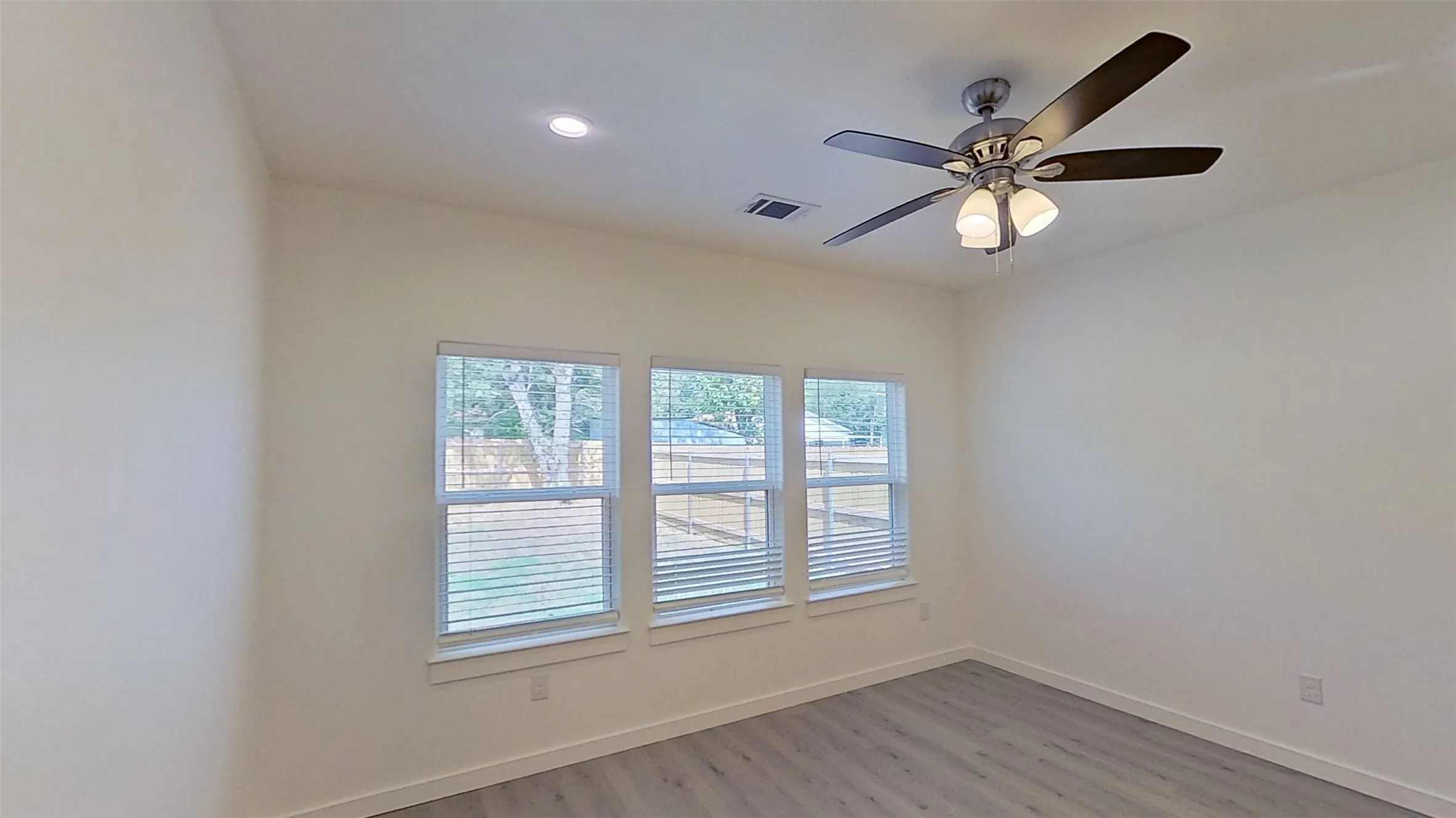 Single Family Residence For Rent in Grayson County , 1009 Dubois Street, Denison, Texas 75020, 4 Bedroom, 3 Bathroom, 1 Garage spaces, 1,681 Sqft, built in 2023, mls#21339710, Real Estate Agent in Denison, Homes For Rent in Grayson county, Homes For Rent in Denison, Realtor in Denison Texas, Real Estate Brokerage Independent Realty Texas, Luminita Cordes Realtor