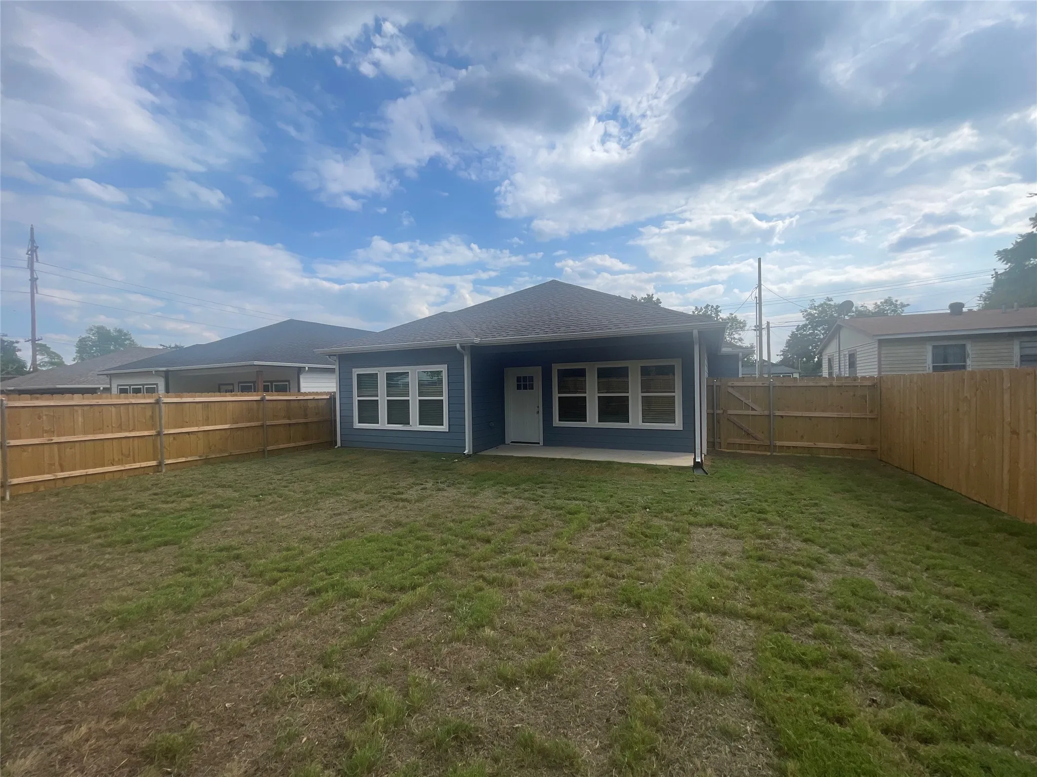 Single Family Residence For Rent in Grayson County , 1009 Dubois Street, Denison, Texas 75020, 4 Bedroom, 3 Bathroom, 1 Garage spaces, 1,681 Sqft, built in 2023, mls#21339710, Real Estate Agent in Denison, Homes For Rent in Grayson county, Homes For Rent in Denison, Realtor in Denison Texas, Real Estate Brokerage Independent Realty Texas, Luminita Cordes Realtor