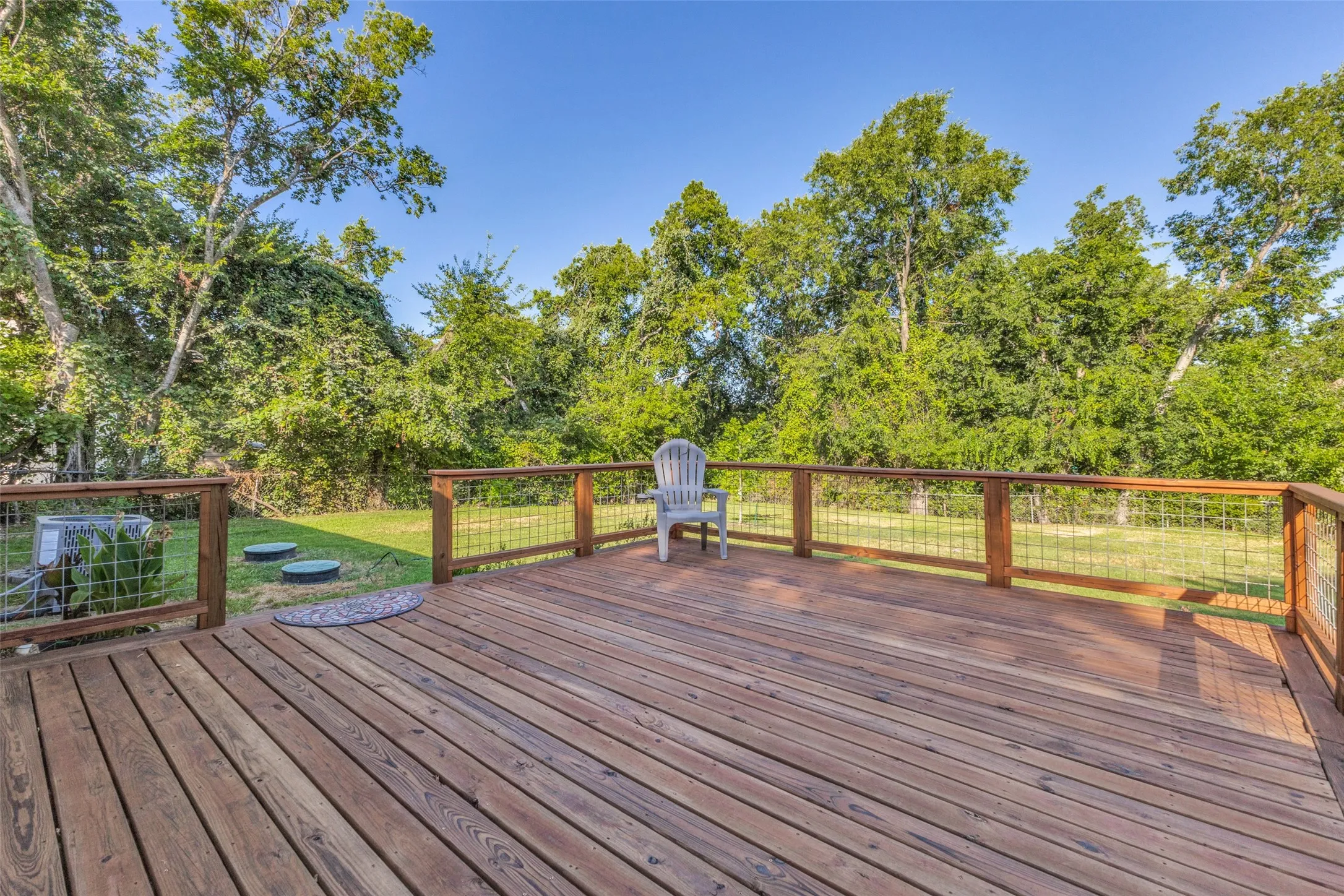 Single Family Residence For Sale in Kaufman County , 810 S Bois D Arc Street, Forney, Texas 75126, 3 Bedroom, 2 Bathroom, Garage spaces, 1,577 Sqft, built in 1975, mls#21339712, Real Estate Agent in Forney, Homes For Sale in Kaufman county, Homes For Sale in Forney, Realtor in Forney Texas, Real Estate Brokerage Independent Realty Texas, Luminita Cordes Realtor
