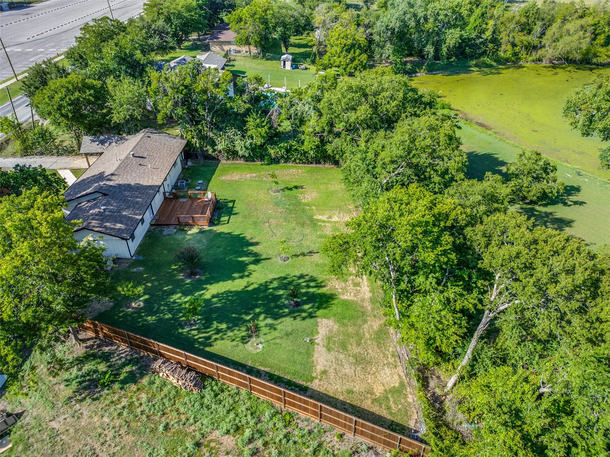 Single Family Residence For Sale in Kaufman County , 810 S Bois D Arc Street, Forney, Texas 75126, 3 Bedroom, 2 Bathroom, Garage spaces, 1,577 Sqft, built in 1975, mls#21339712, Real Estate Agent in Forney, Homes For Sale in Kaufman county, Homes For Sale in Forney, Realtor in Forney Texas, Real Estate Brokerage Independent Realty Texas, Luminita Cordes Realtor
