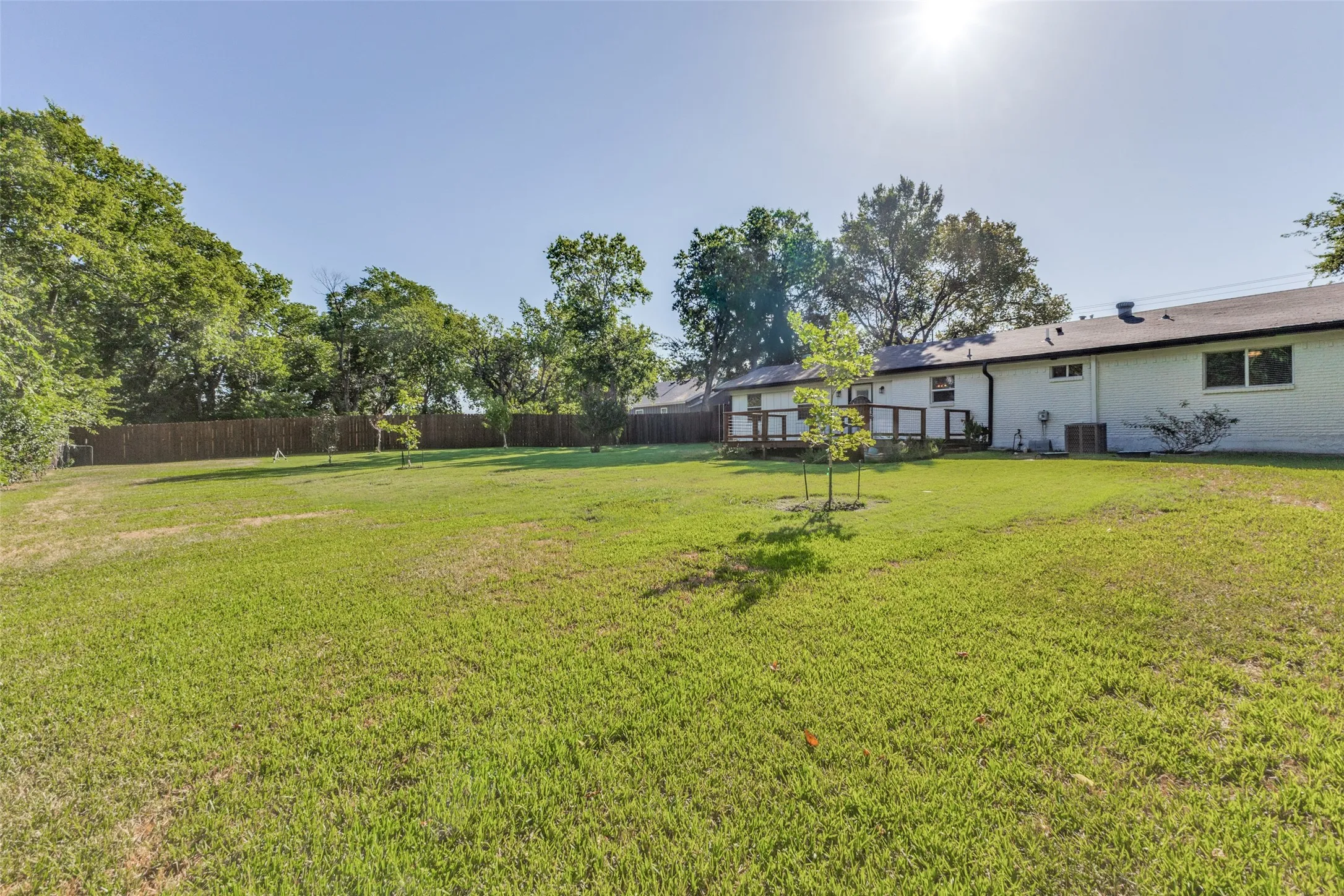 Single Family Residence For Sale in Kaufman County , 810 S Bois D Arc Street, Forney, Texas 75126, 3 Bedroom, 2 Bathroom, Garage spaces, 1,577 Sqft, built in 1975, mls#21339712, Real Estate Agent in Forney, Homes For Sale in Kaufman county, Homes For Sale in Forney, Realtor in Forney Texas, Real Estate Brokerage Independent Realty Texas, Luminita Cordes Realtor